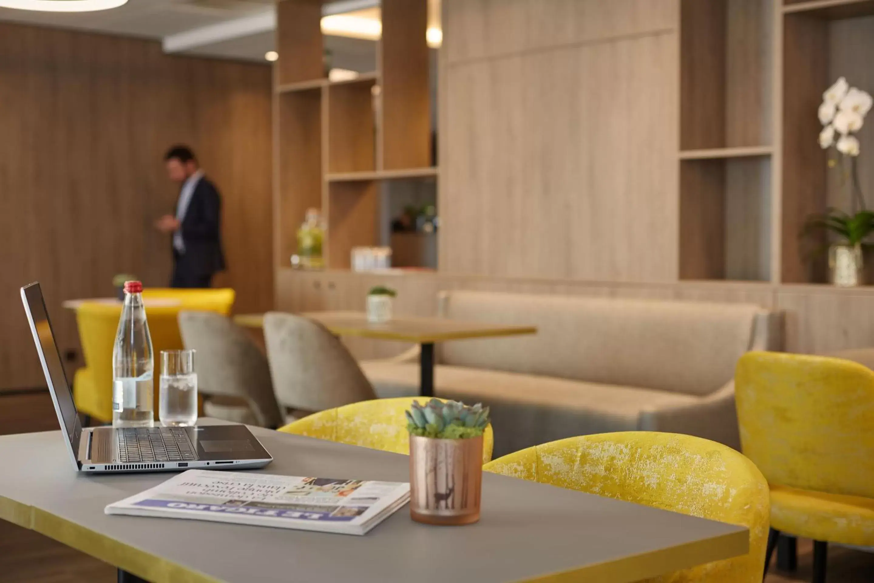 Lounge or bar in Auteuil Tour Eiffel Lounge or bar in Auteuil Tour Eiffel