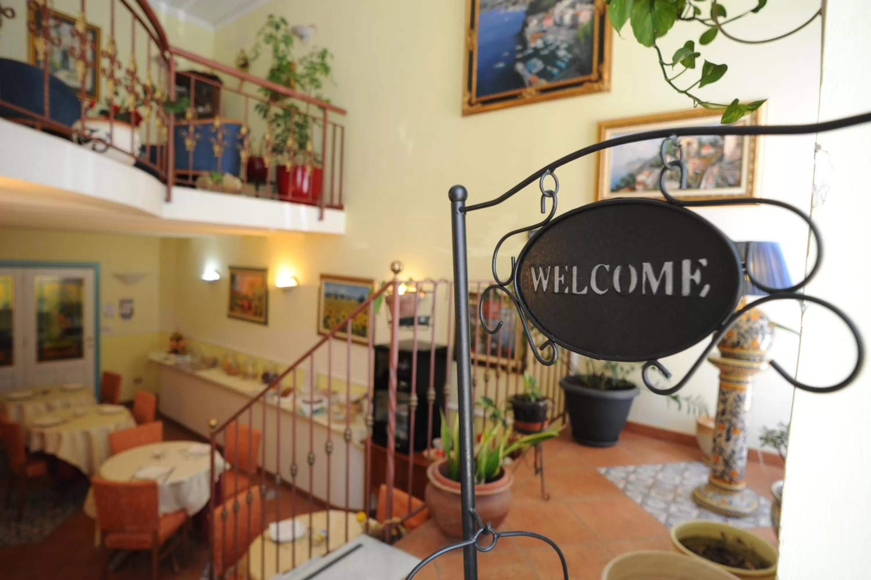 Restaurant/places to eat, Bed in Hotel Mediterraneo