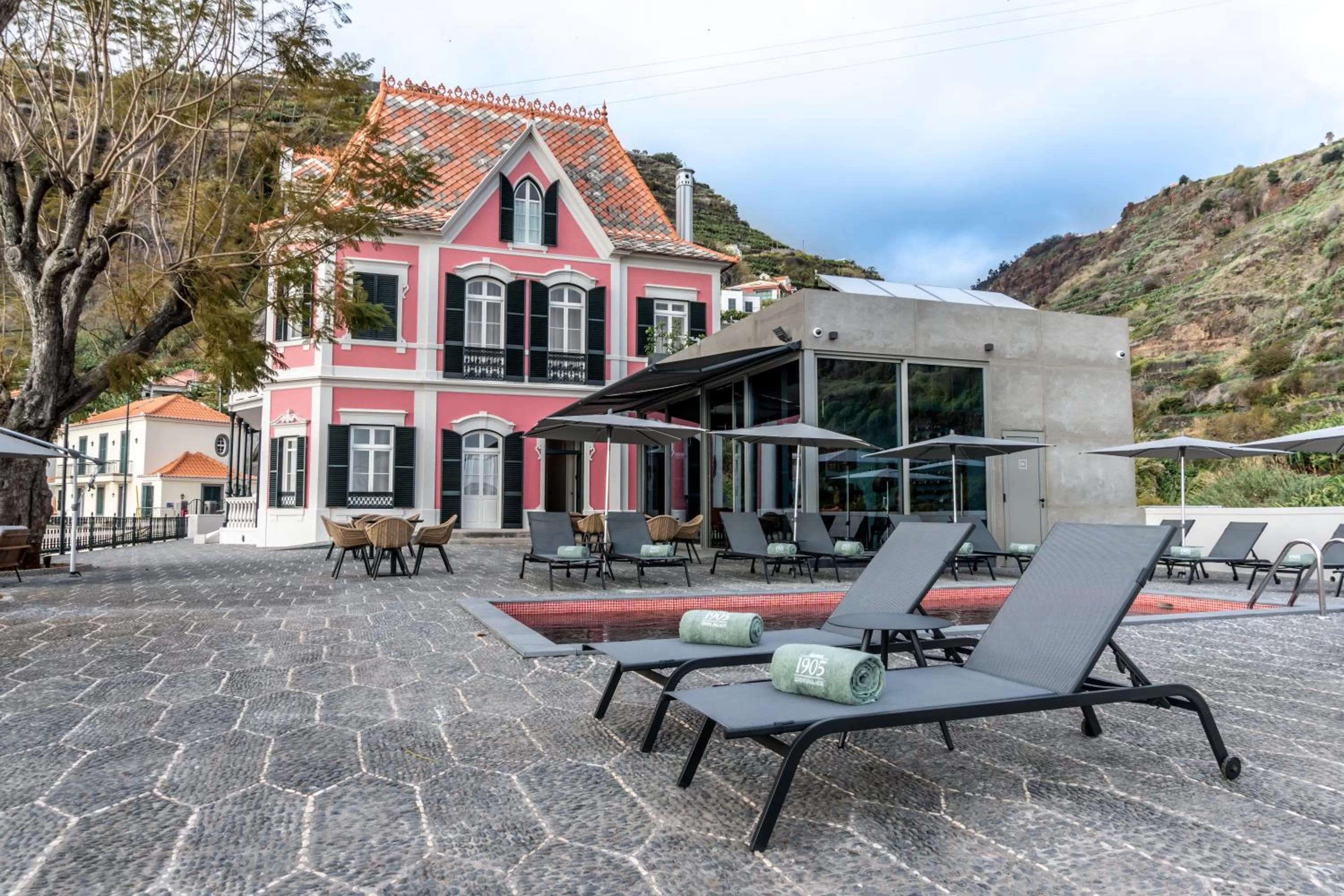 Property building in 1905 Zino's Palace