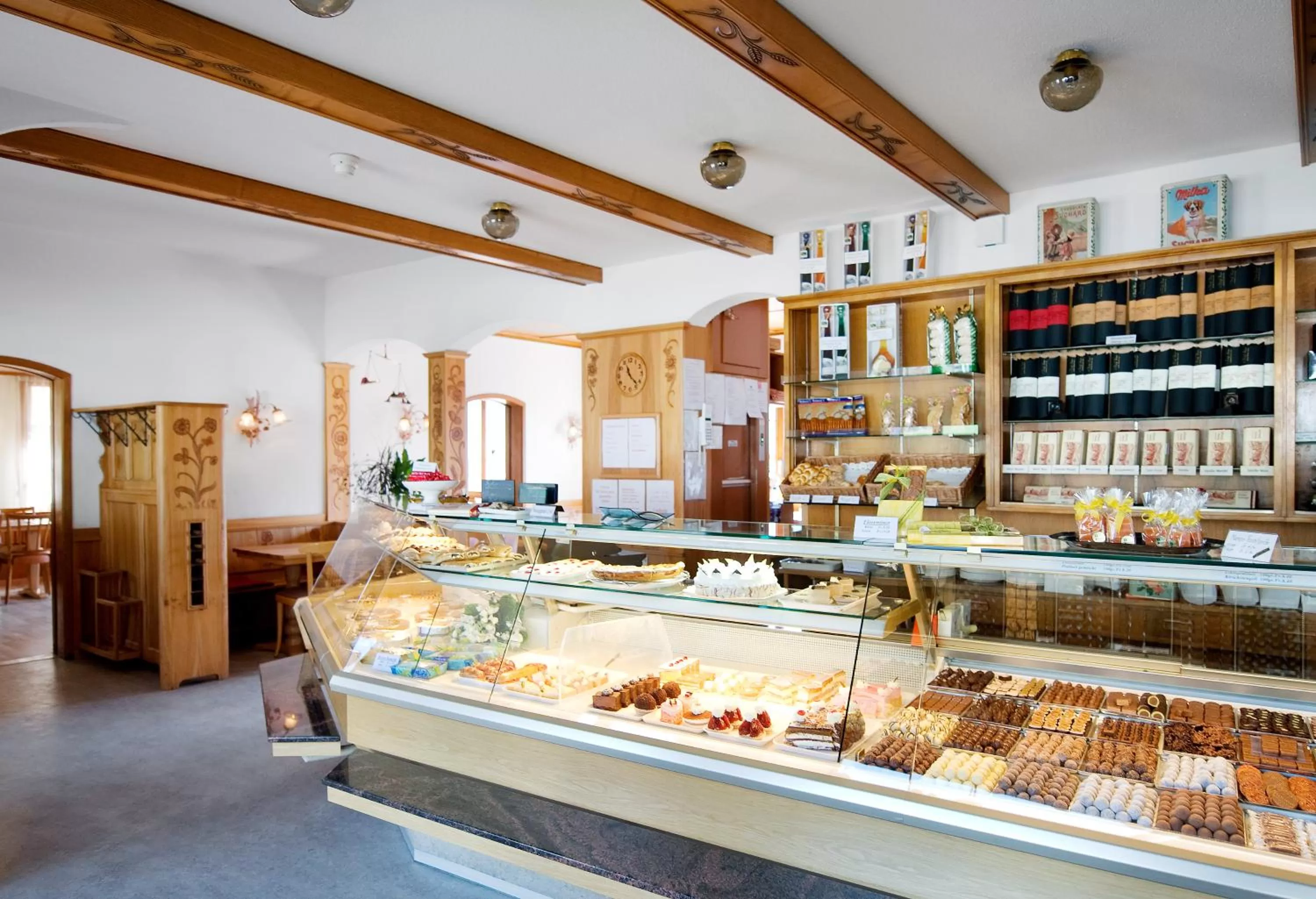 Food and drinks in Hotel National