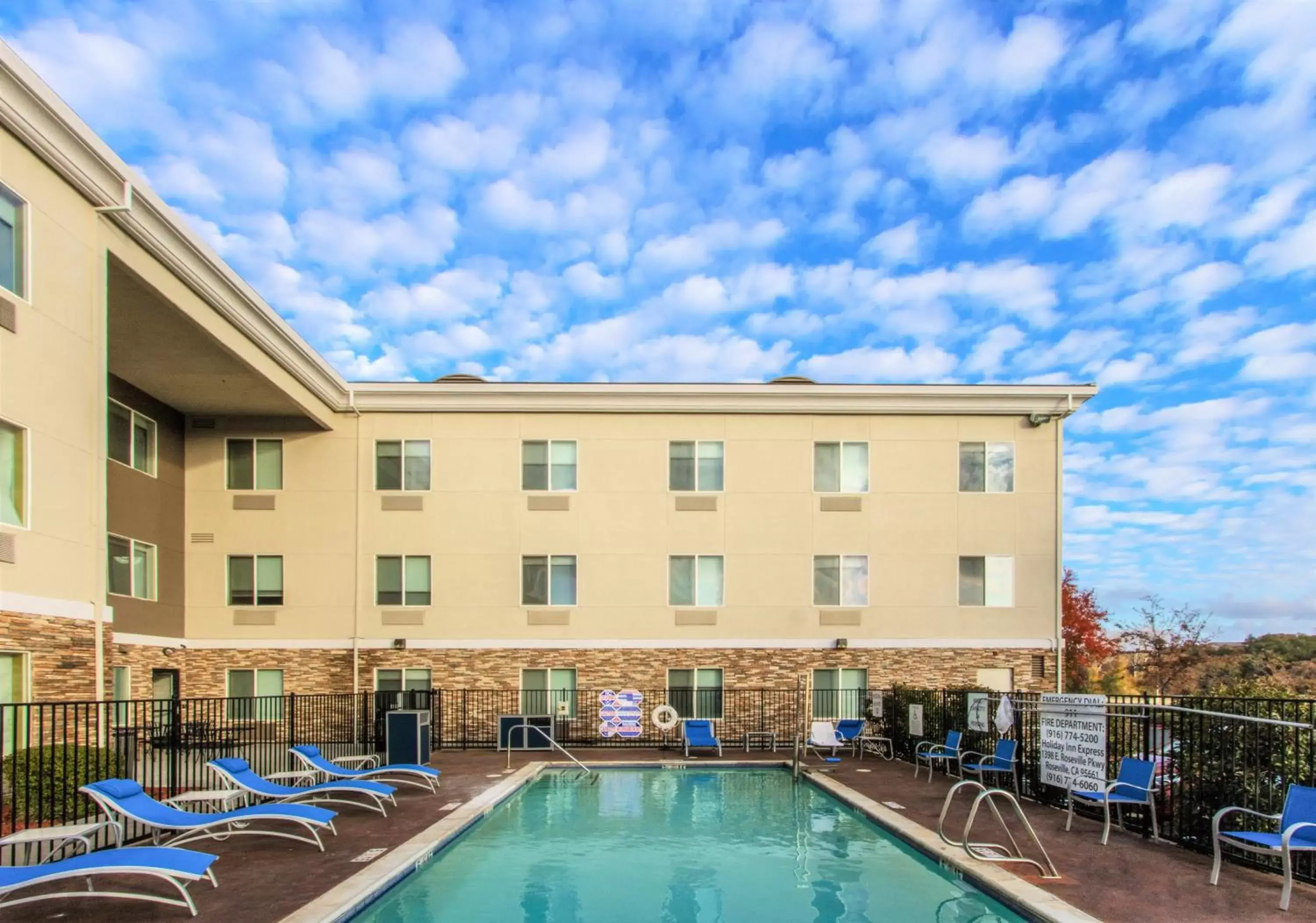 Swimming Pool in Holiday Inn Express Hotel & Suites Roseville - Galleria Area, an IHG Hotel