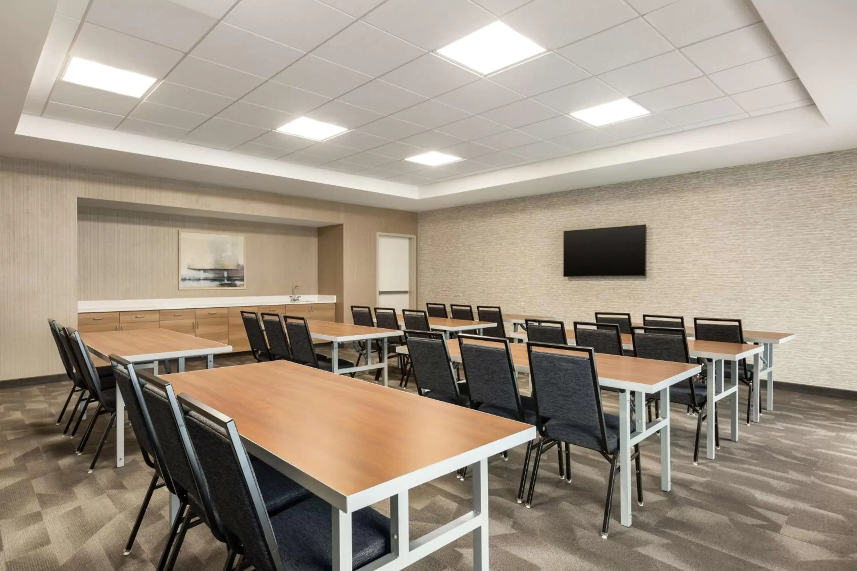 Meeting/conference room in Home2 Suites By Hilton Statesboro