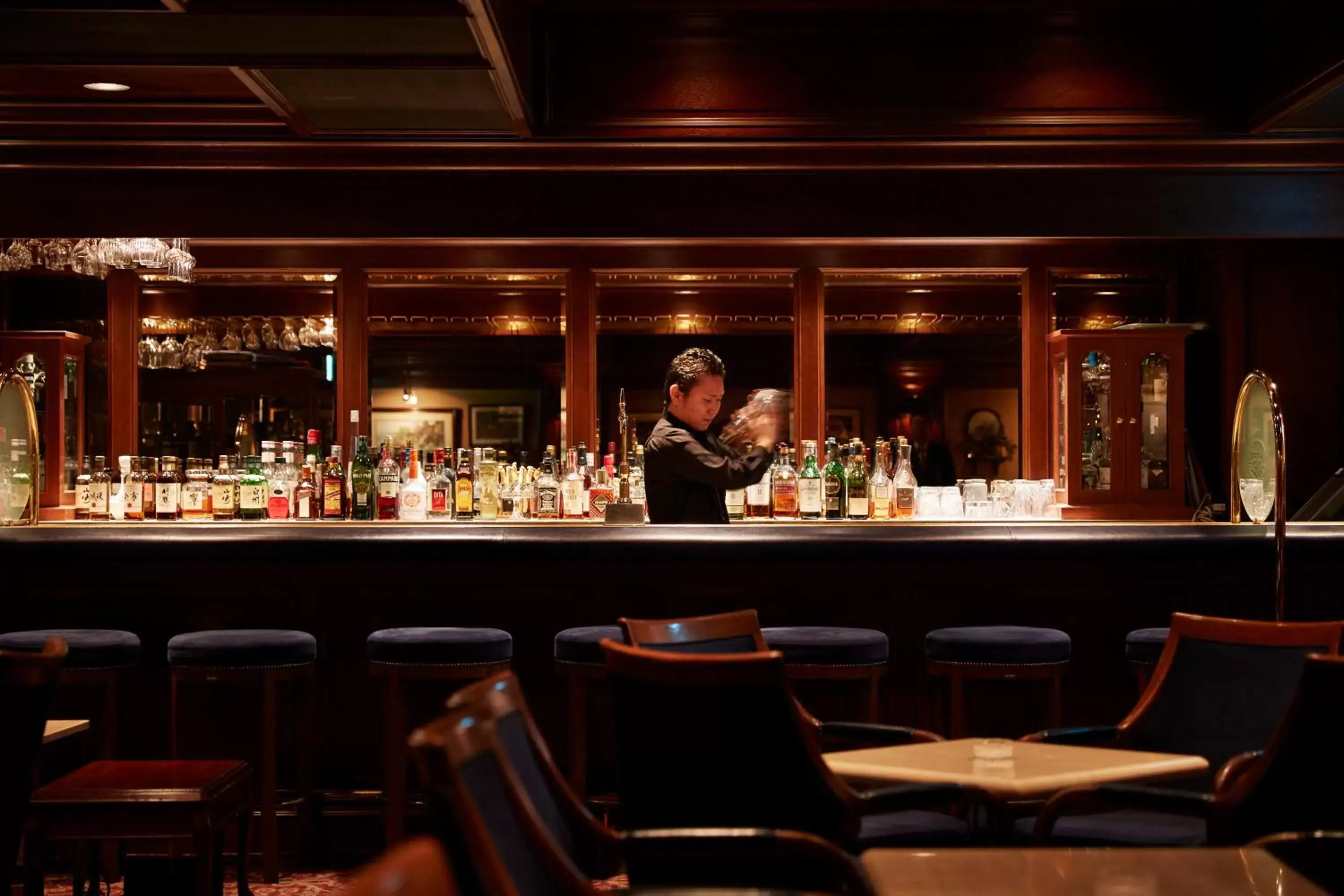 Lounge or bar in ANA Crowne Plaza Osaka by IHG Lounge or bar in ANA Crowne Plaza Osaka by IHG