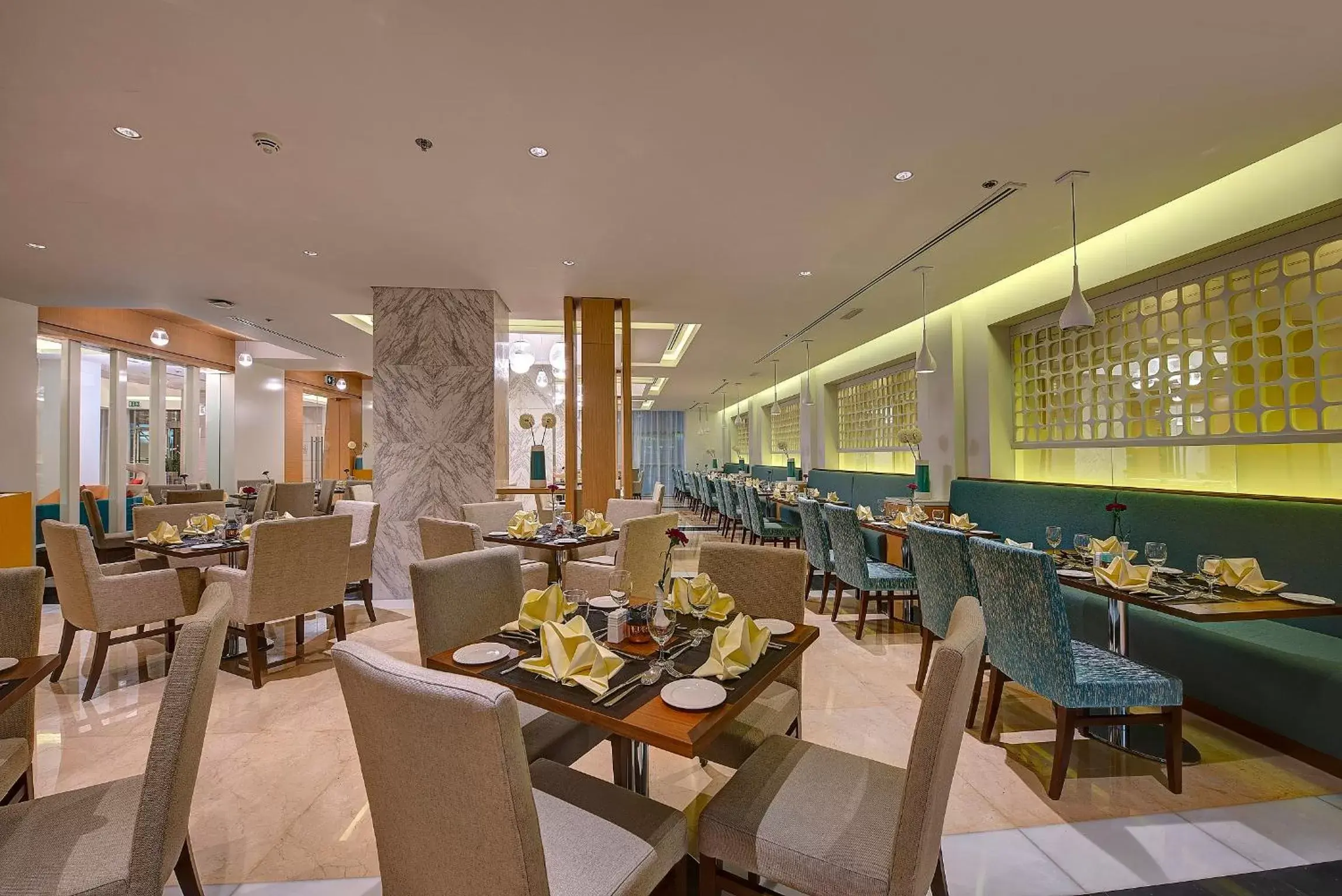 Restaurant/places to eat in Royal Continental Hotel