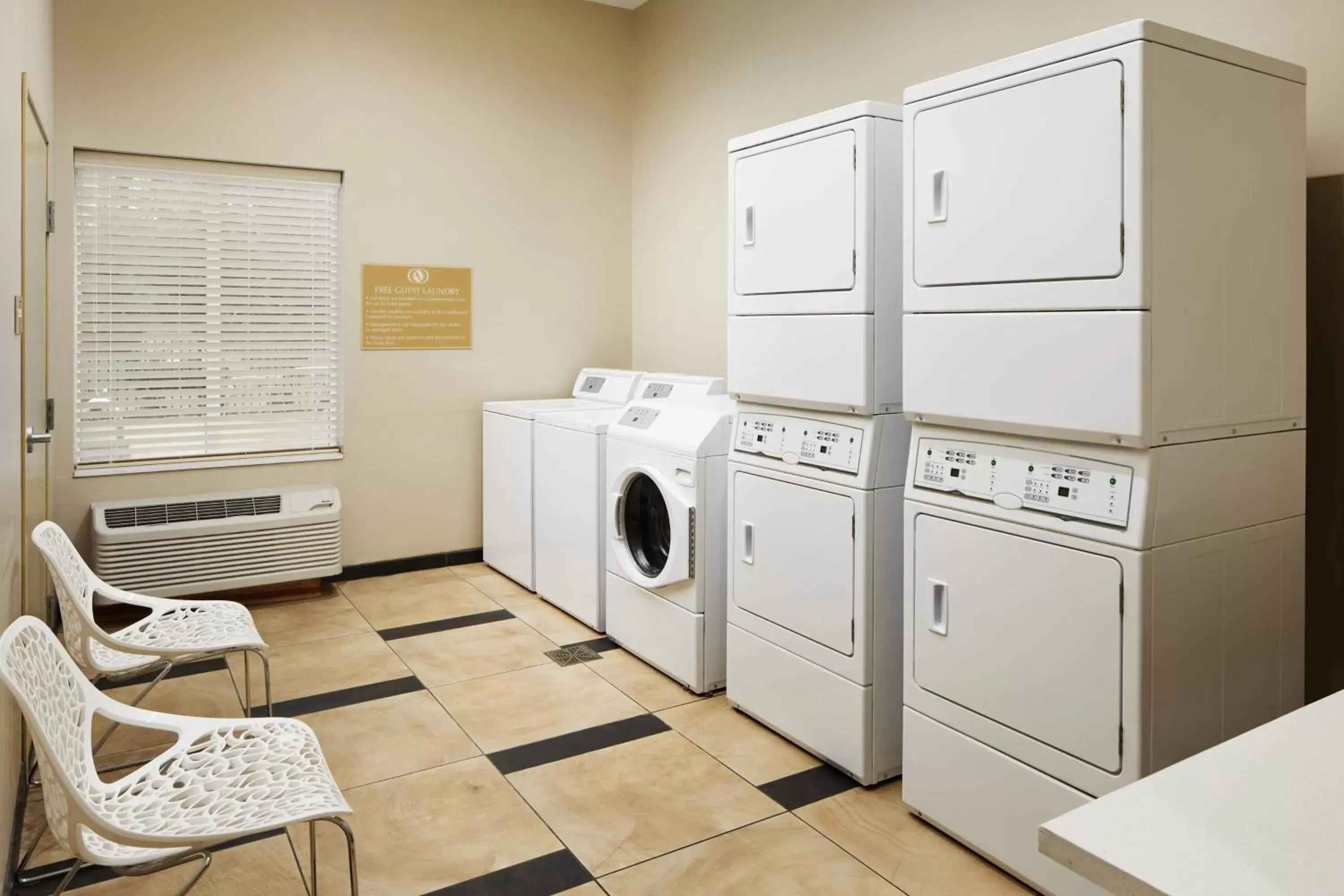 Other, Kitchen/Kitchenette in Candlewood Suites Valdosta Mall, an IHG Hotel