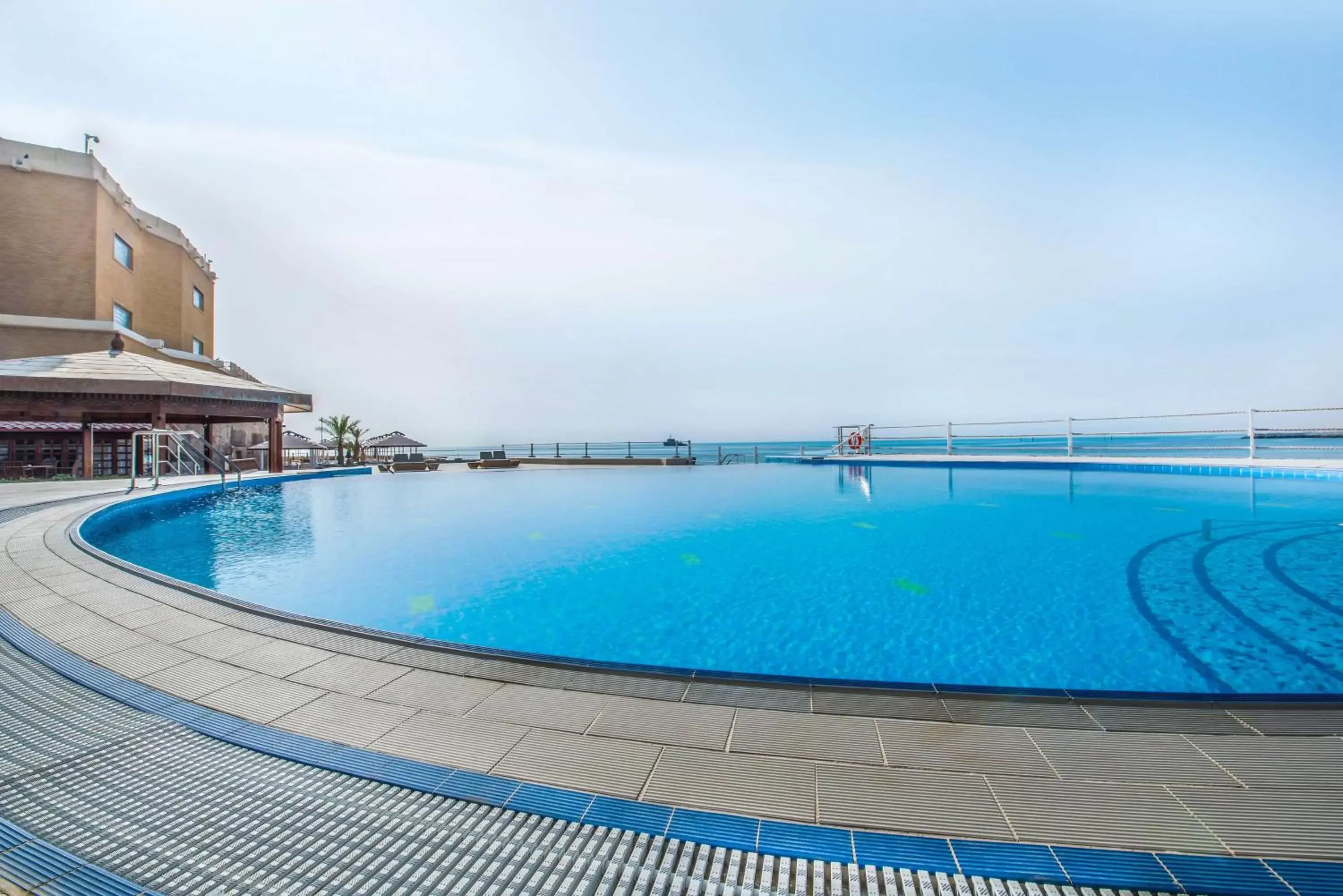 Activities, Swimming Pool in Radisson Blu Hotel, Kuwait