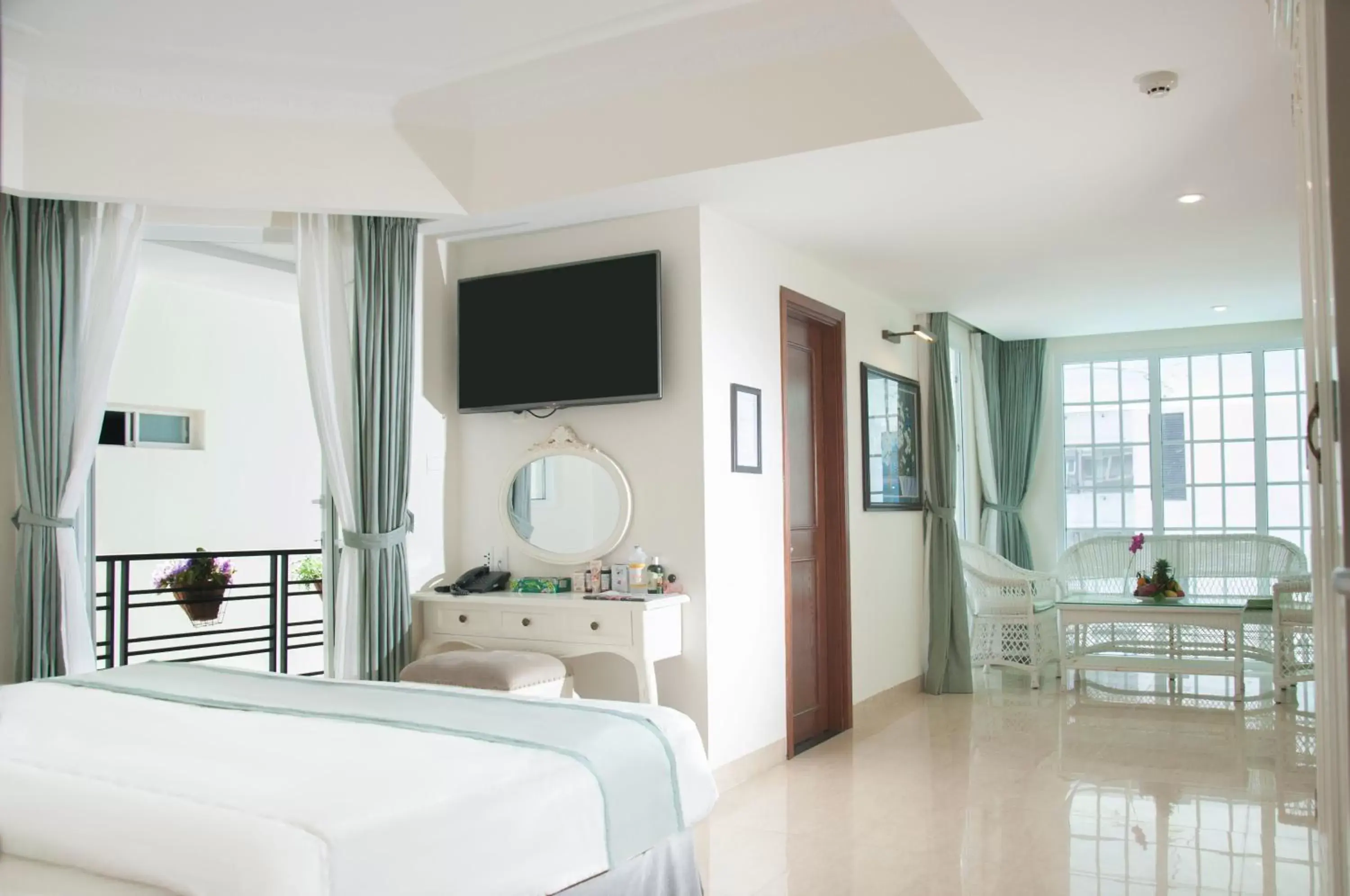 Bedroom, TV/Entertainment Center in Pavillon Garden Hotel Nha Trang