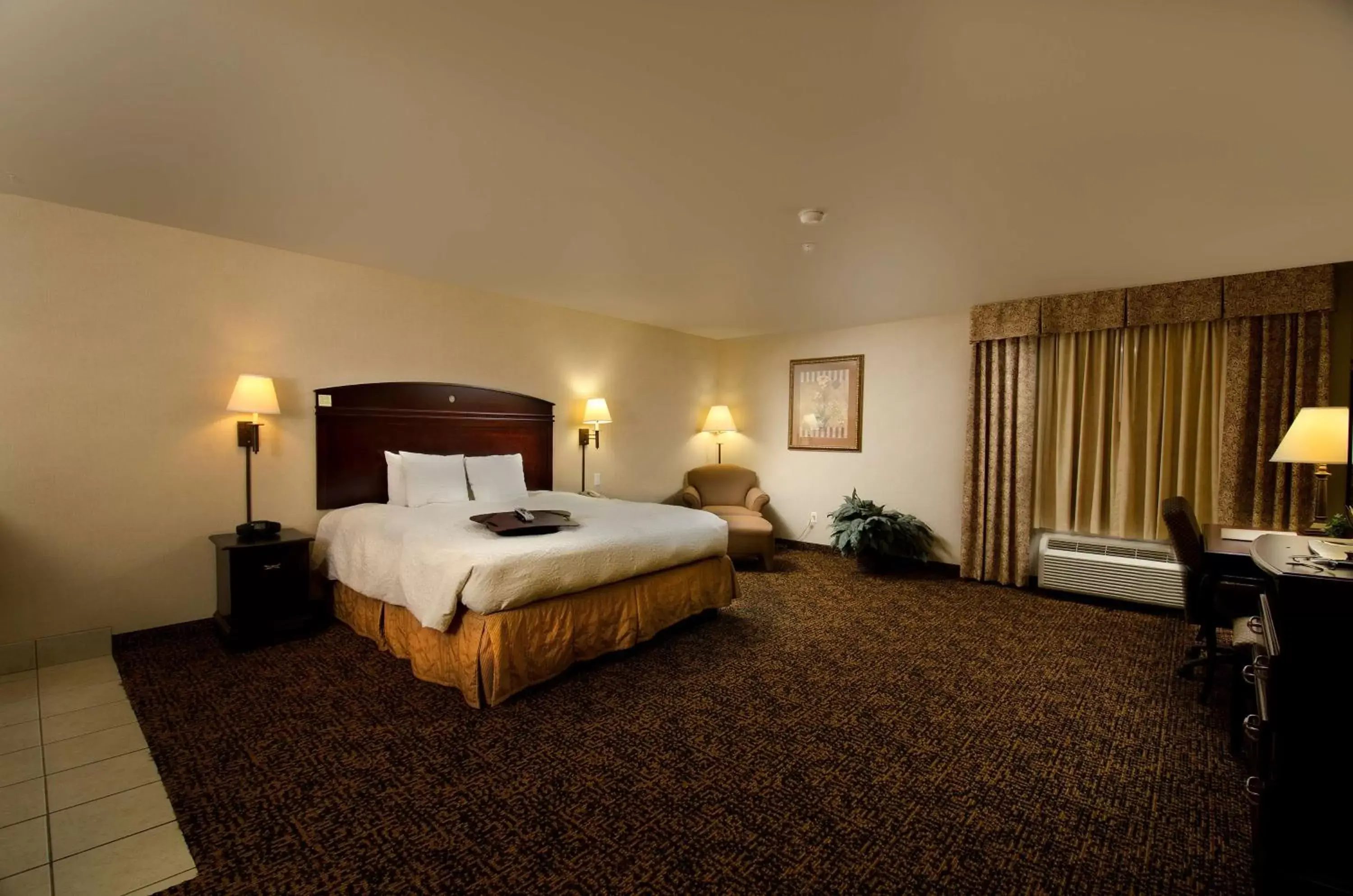Bed in Hampton Inn & Suites Gallup