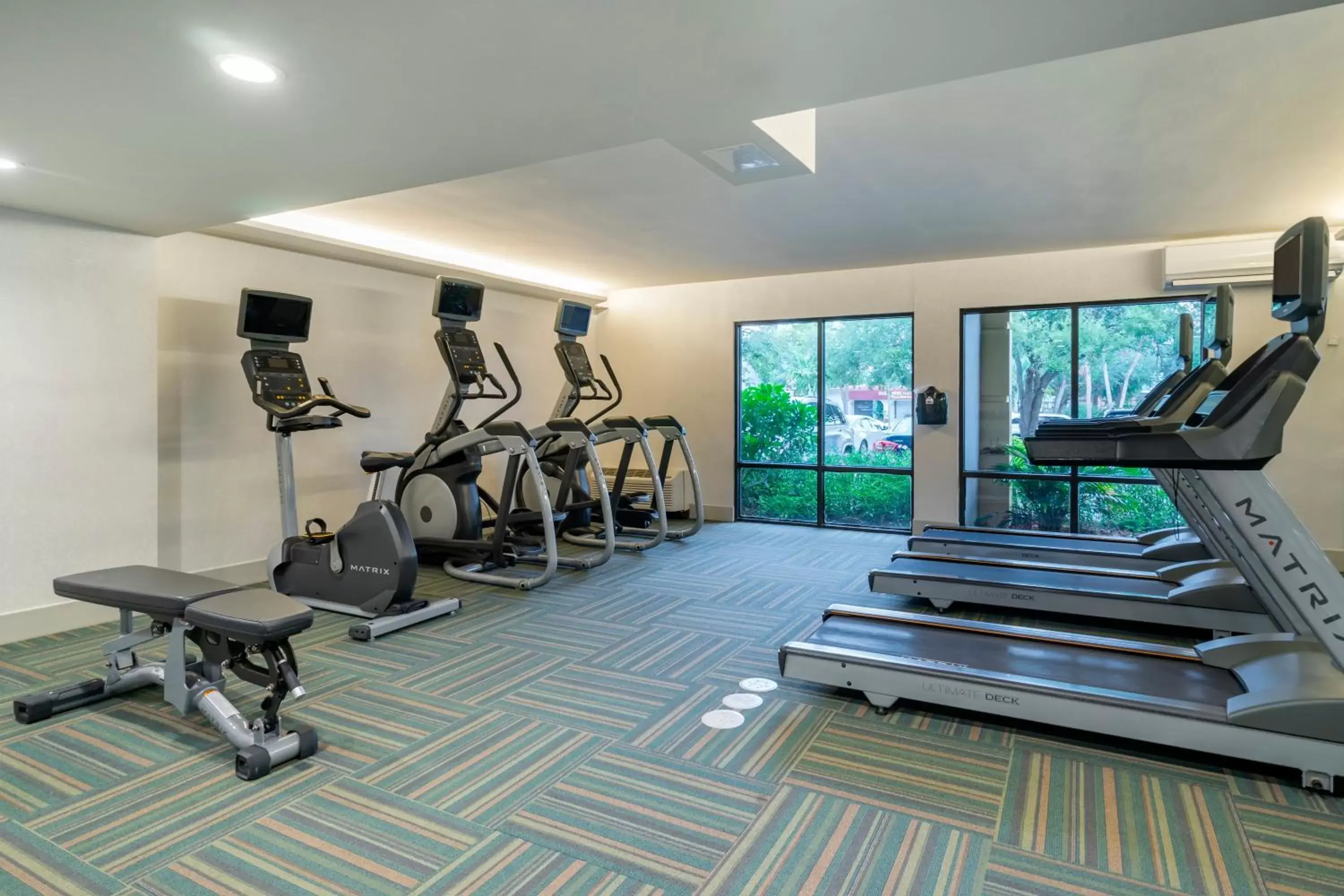 Fitness centre/facilities in Holiday Inn Express Cape Coral-Fort Myers Area by IHG Fitness centre/facilities in Holiday Inn Express Cape Coral-Fort Myers Area by IHG