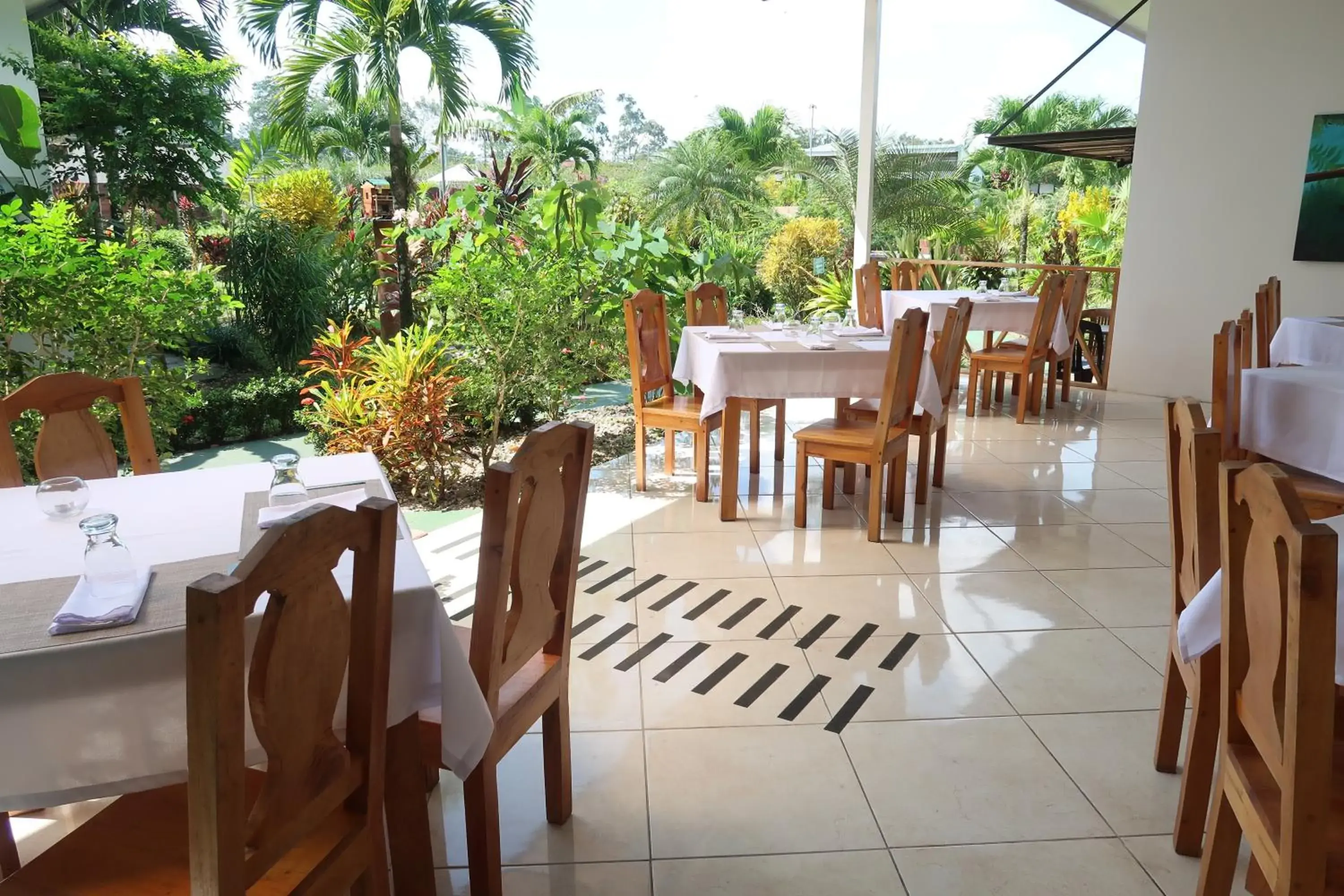 Lounge or bar, Restaurant/Places to Eat in Hotel Secreto La Fortuna