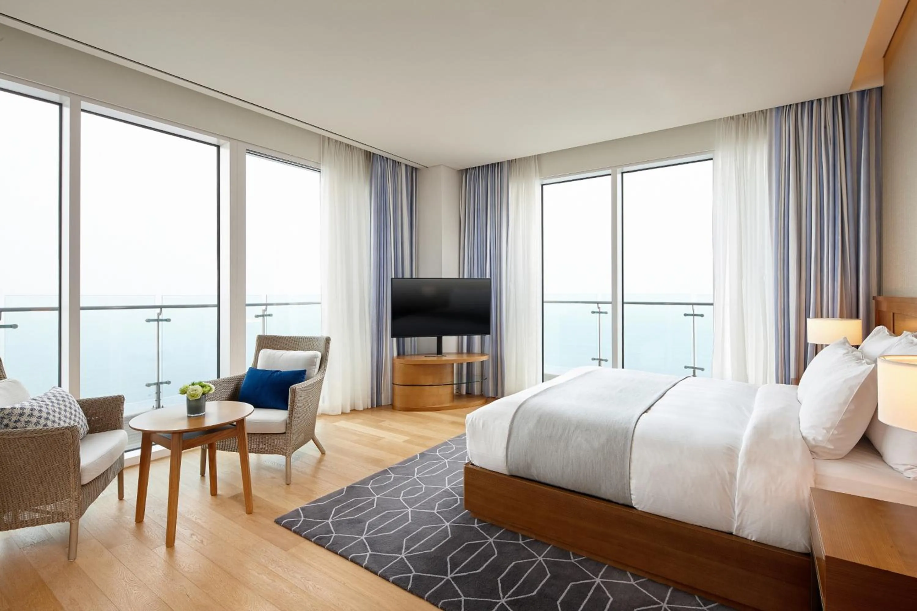 Bed in Lotte Resort Sokcho