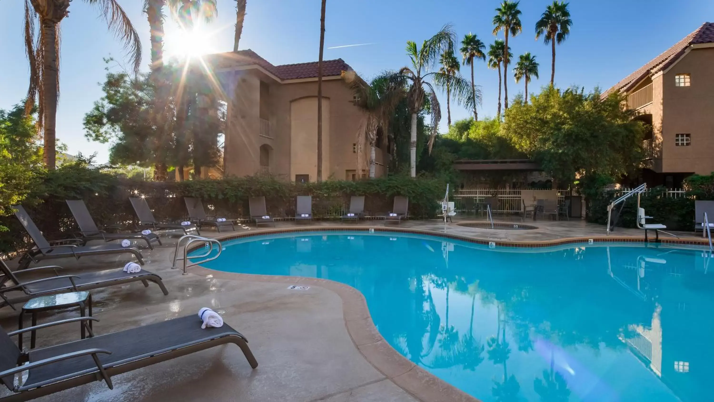 Swimming Pool in Best Western Plus Palm Desert Resort