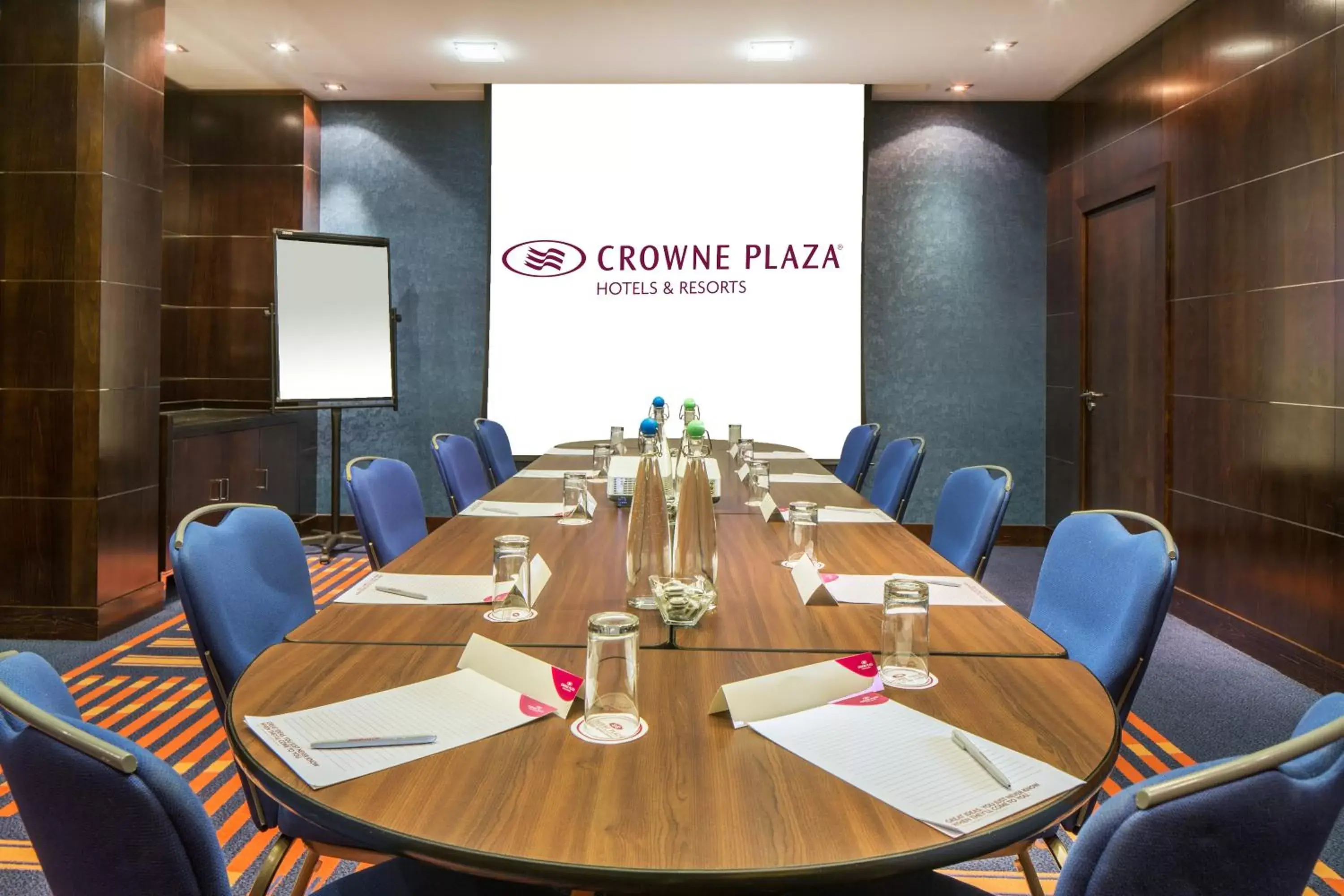 Meeting/conference room in Crowne Plaza London - Gatwick Airport, an IHG Hotel