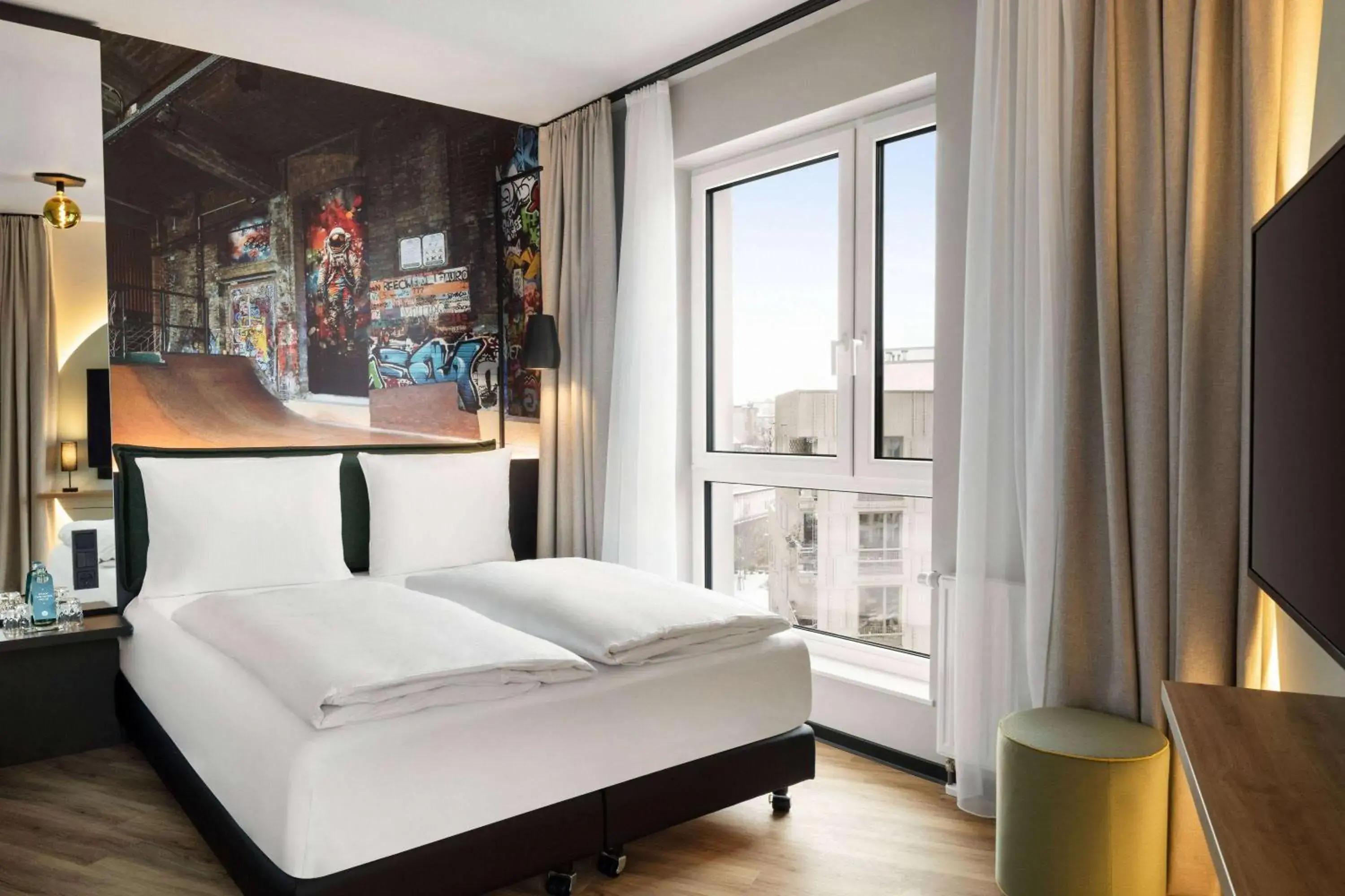 Photo of the whole room, Bed in Vienna House Easy by Wyndham Berlin Potsdamer Platz