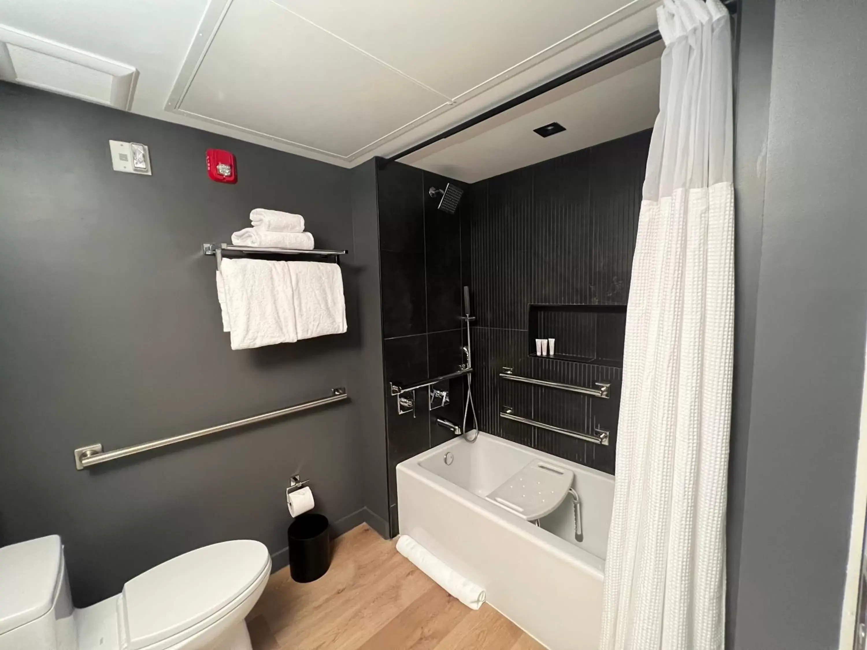 Bathroom in Uma House by Yurbban South Beach