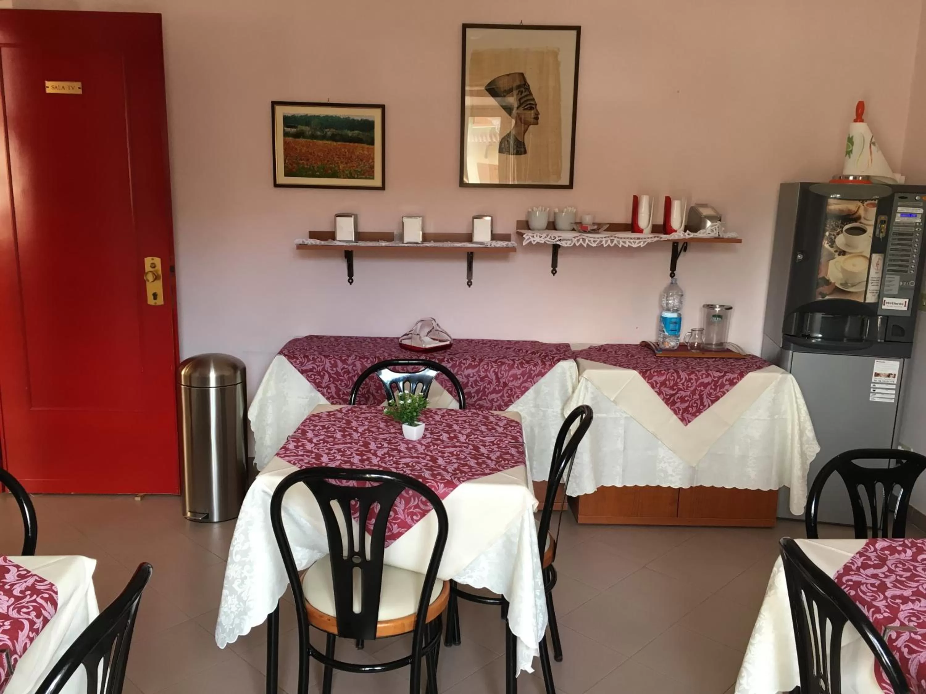 Restaurant/Places to Eat in Hotel Facioni