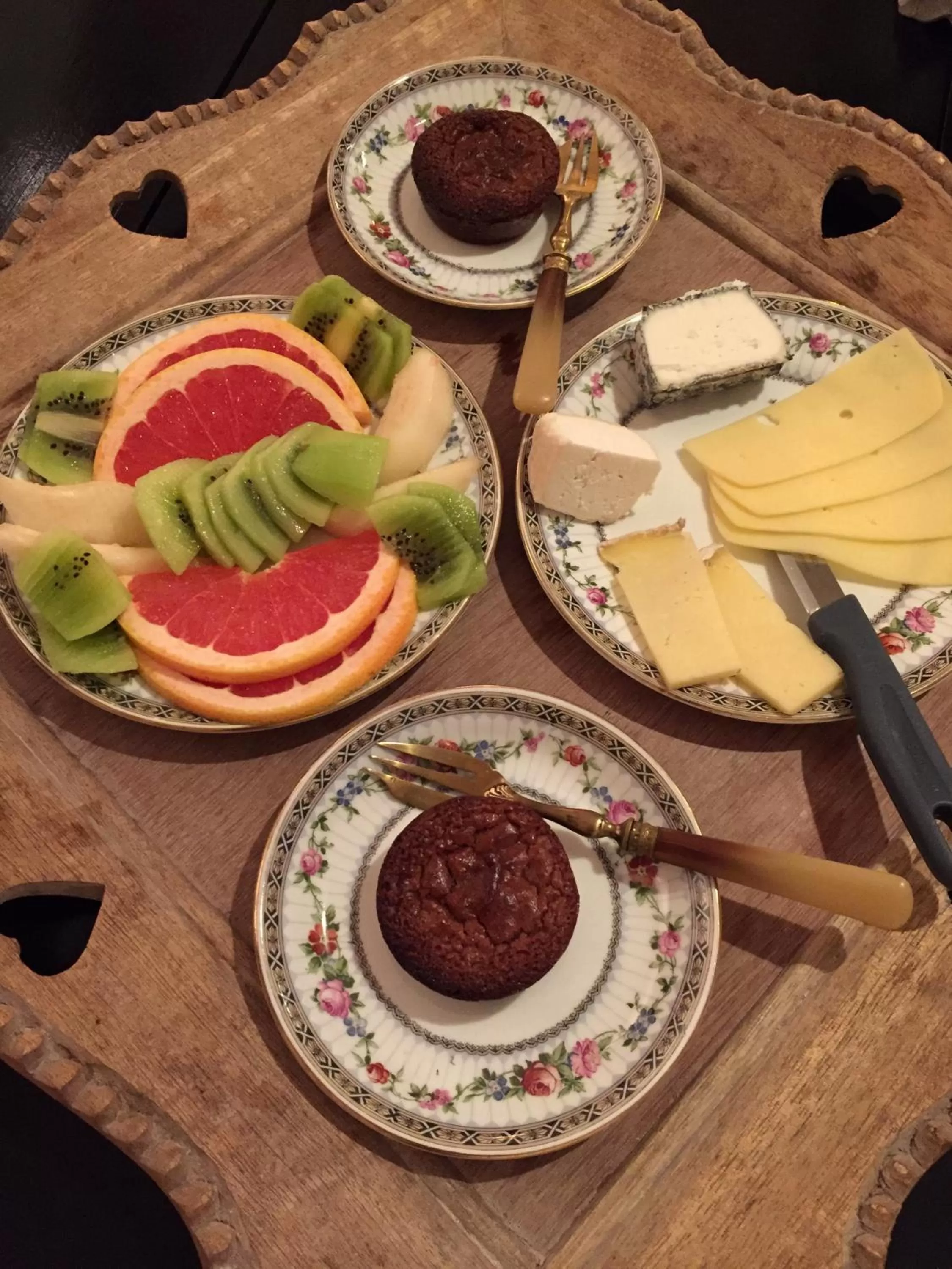 Food and drinks in Au 16 Place Saint Louis