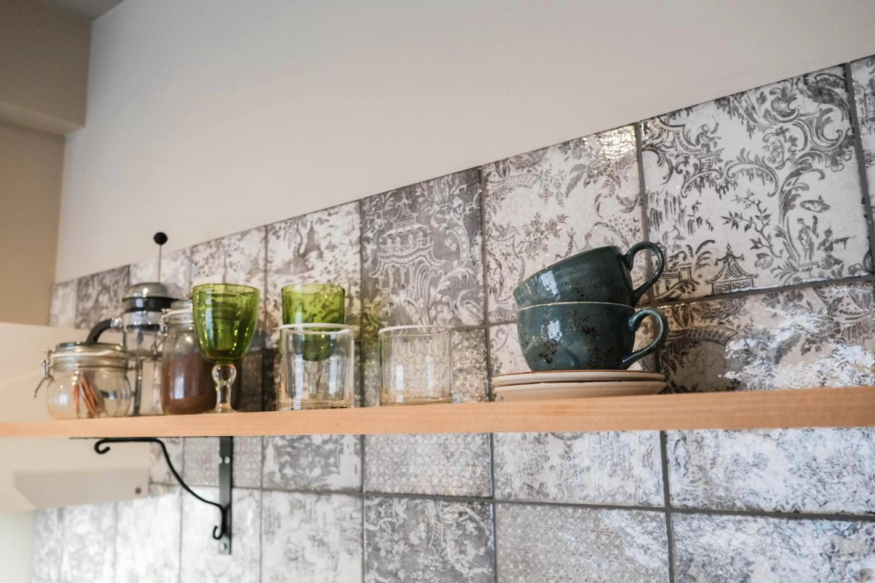 Coffee/tea facilities in Saga Studios by Heimaleiga