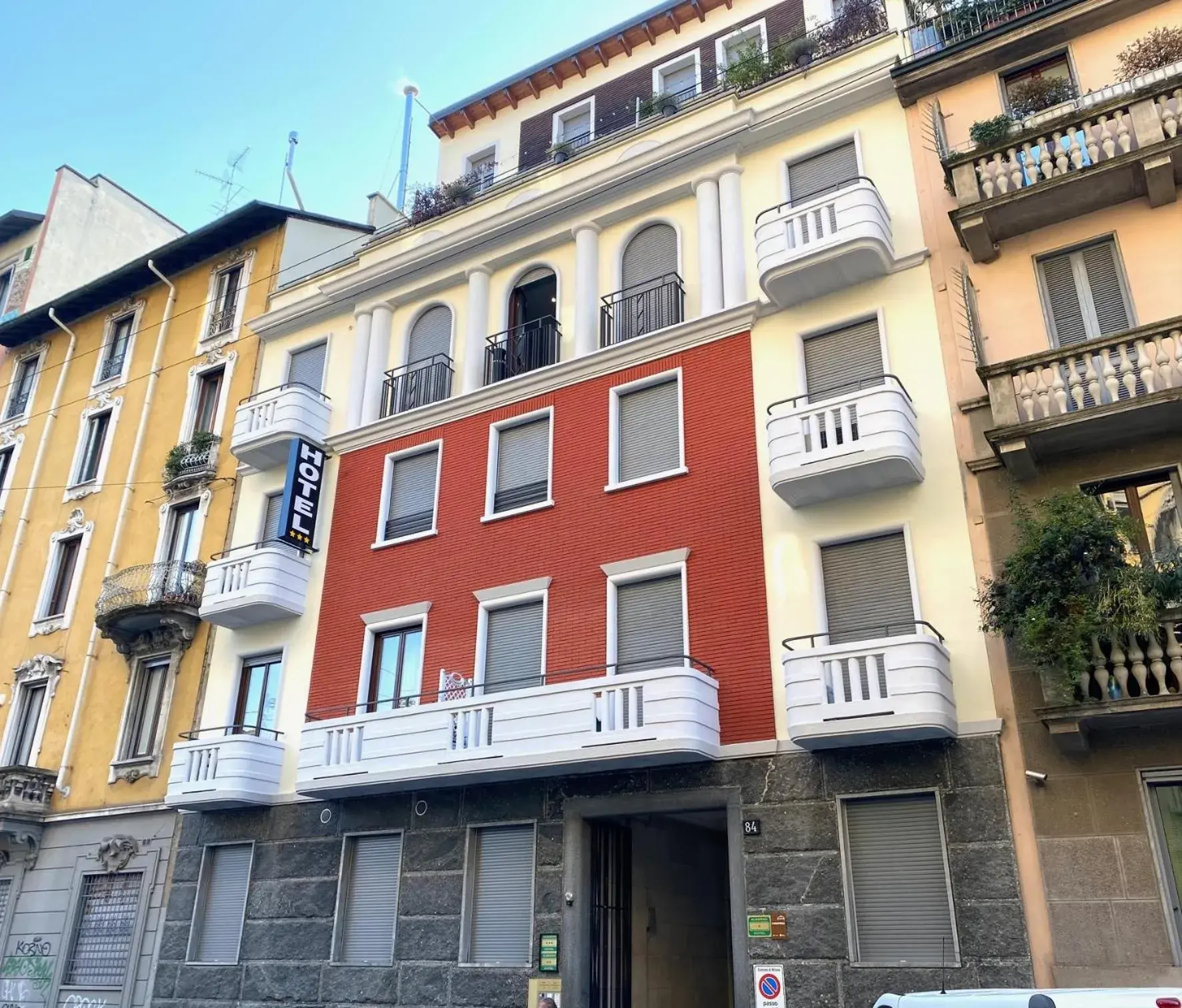 Facade/entrance in Golden Milano Hotel