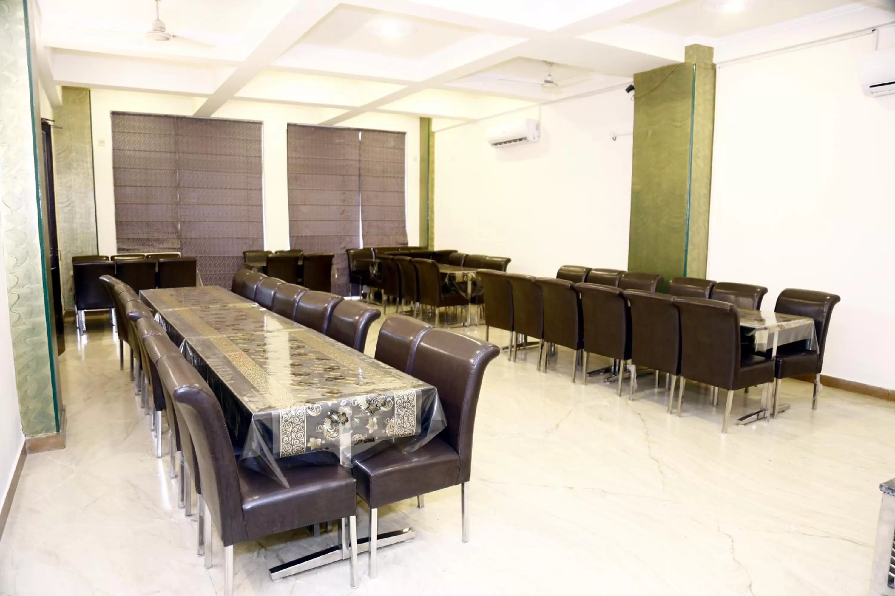 Restaurant/places to eat in Hotel City Centre Inn - Nizamuddin Railway Station