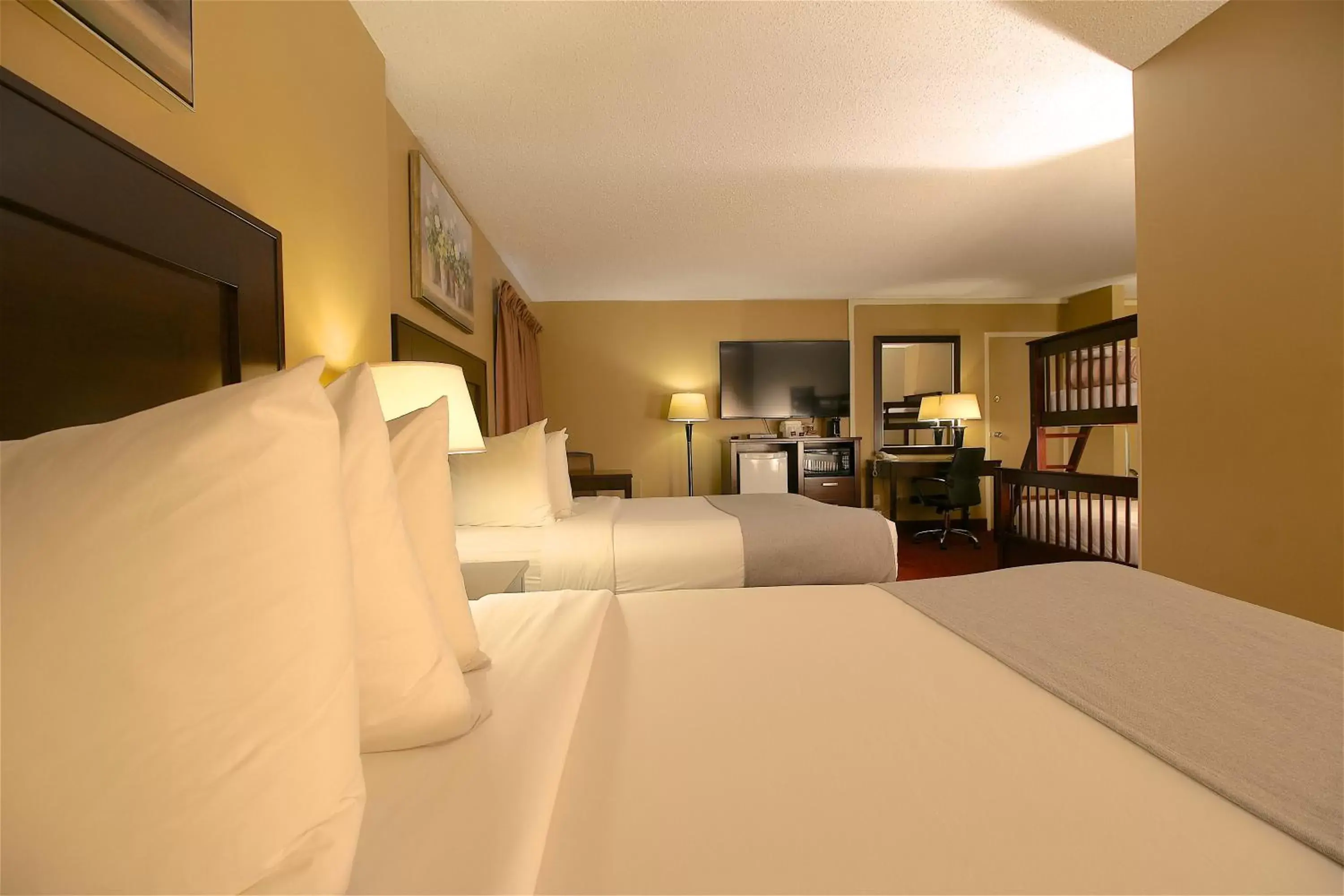 TV and multimedia, Bed in Clarion Pointe