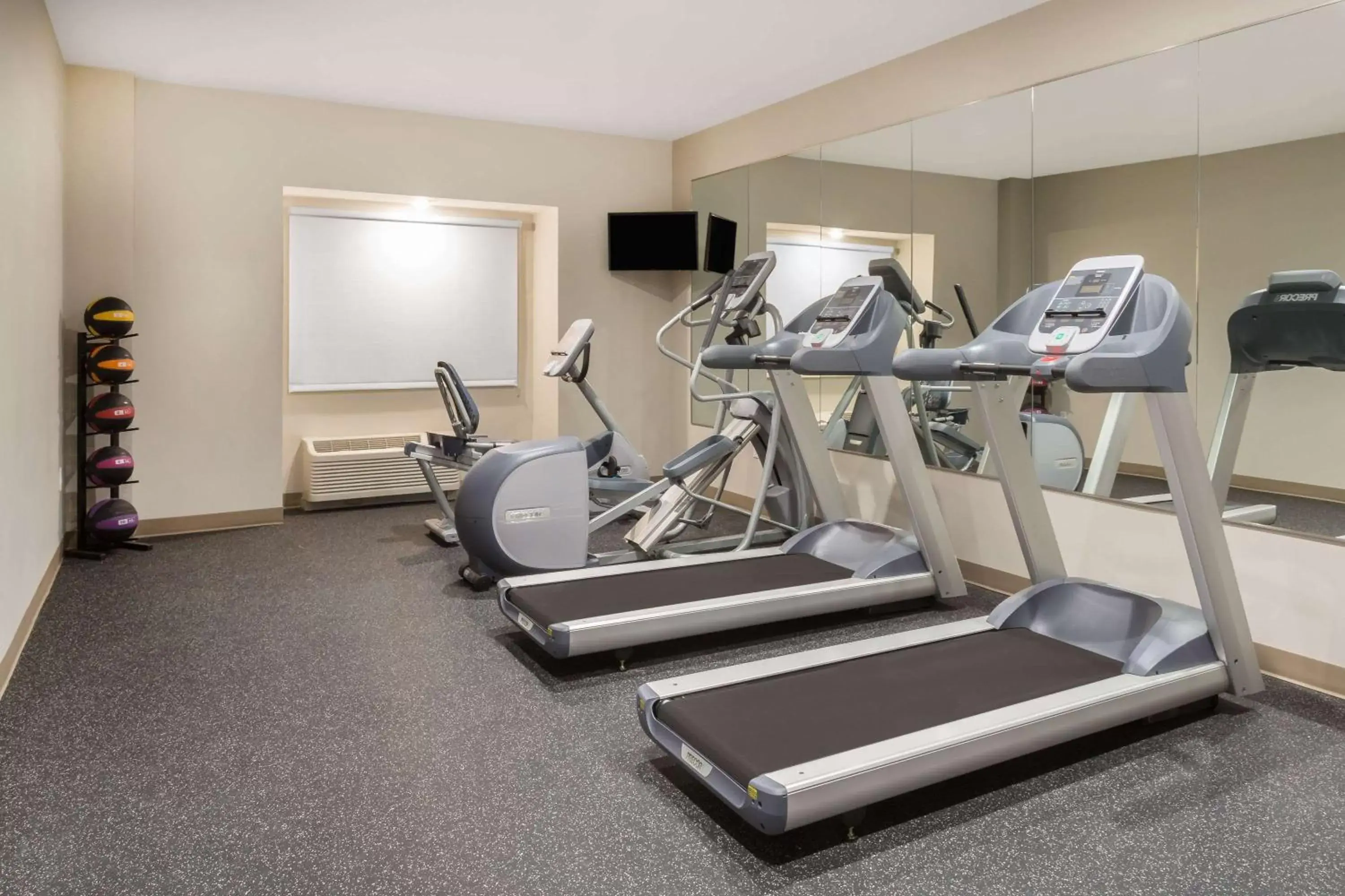 Fitness centre/facilities, Fitness Center/Facilities in Microtel Inn & Suites by Wyndham Springville