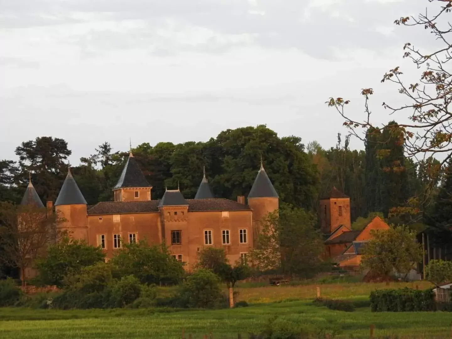 Property Building in Château de Varennes