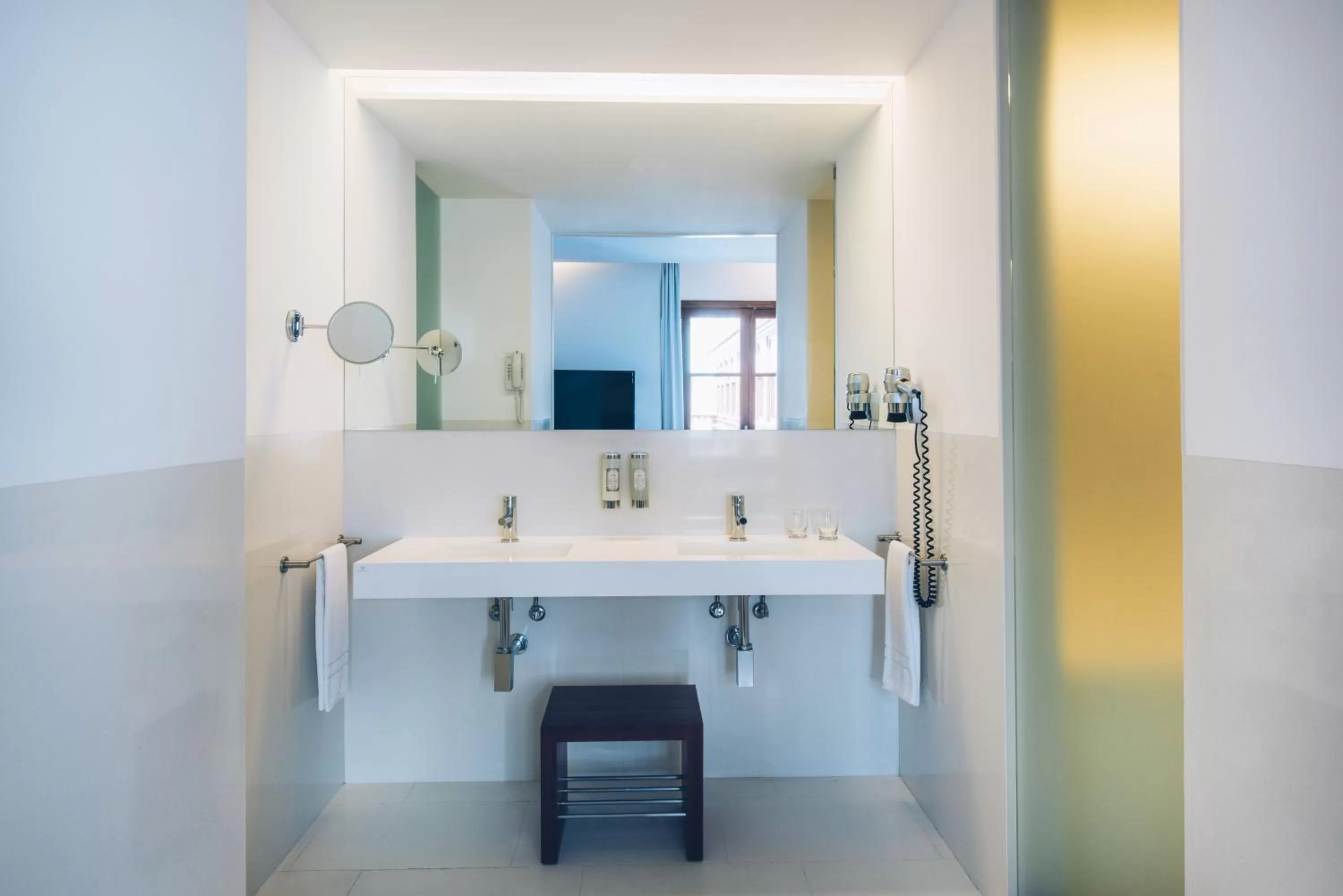 Toilet in Iberostar Heritage Grand Mencey