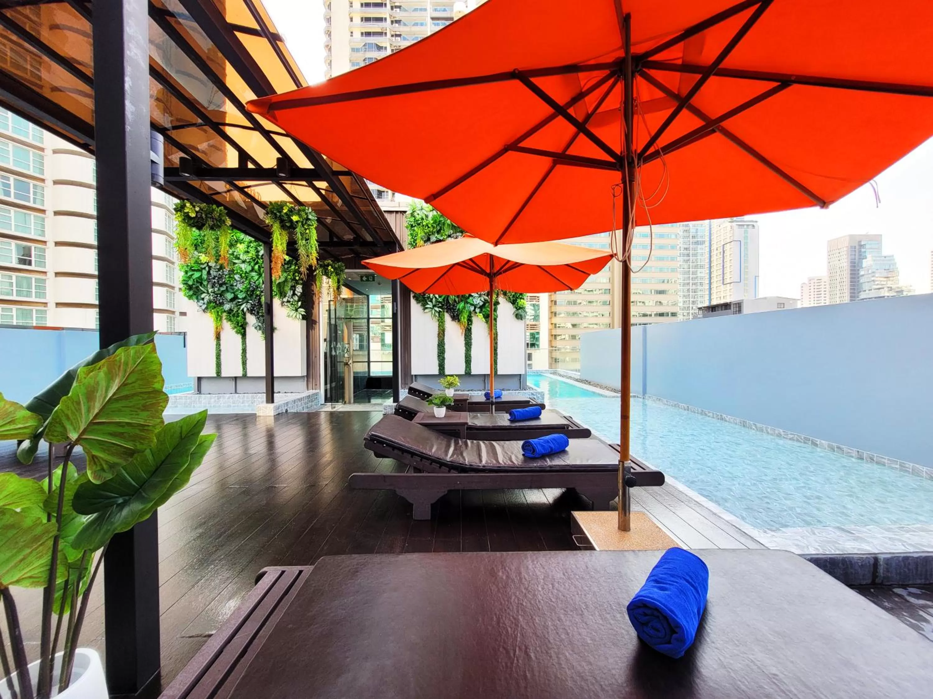Swimming pool in Citrus Sukhumvit 13 Nana Bangkok by Compass Hospitality - Newly Renovated