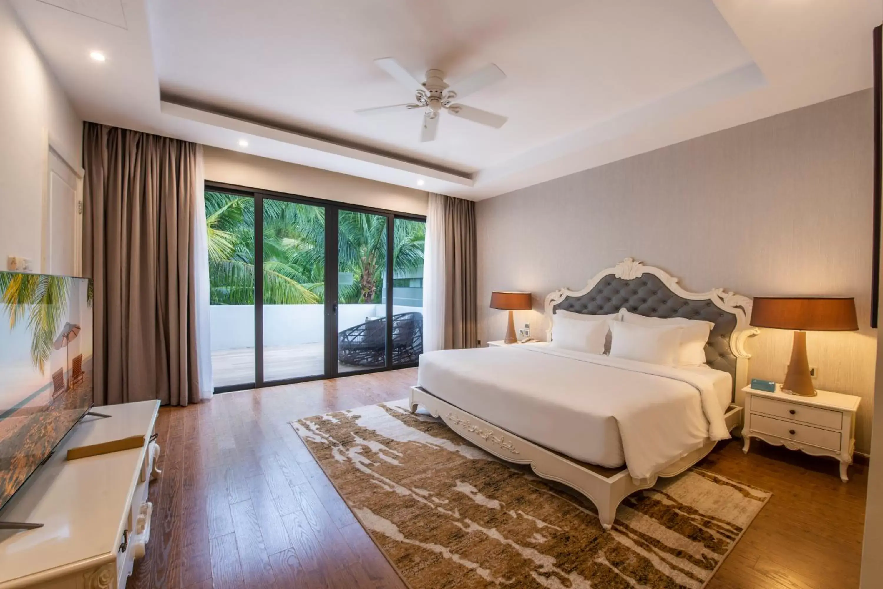 Bedroom, Bed in Vinpearl Resort & Spa Nha Trang Bay