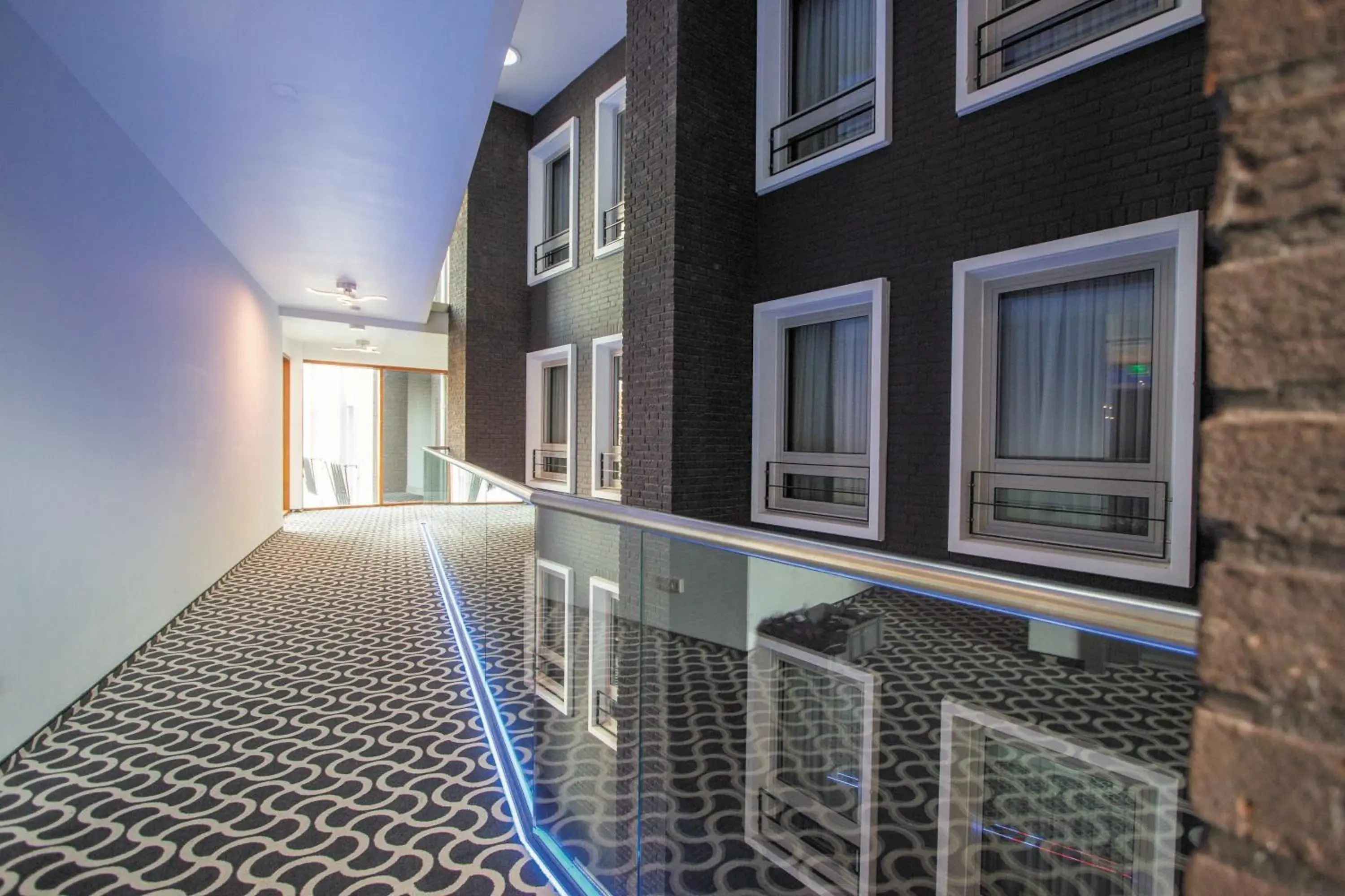 Property building in Golden Tulip West Ende Property building in Golden Tulip West Ende