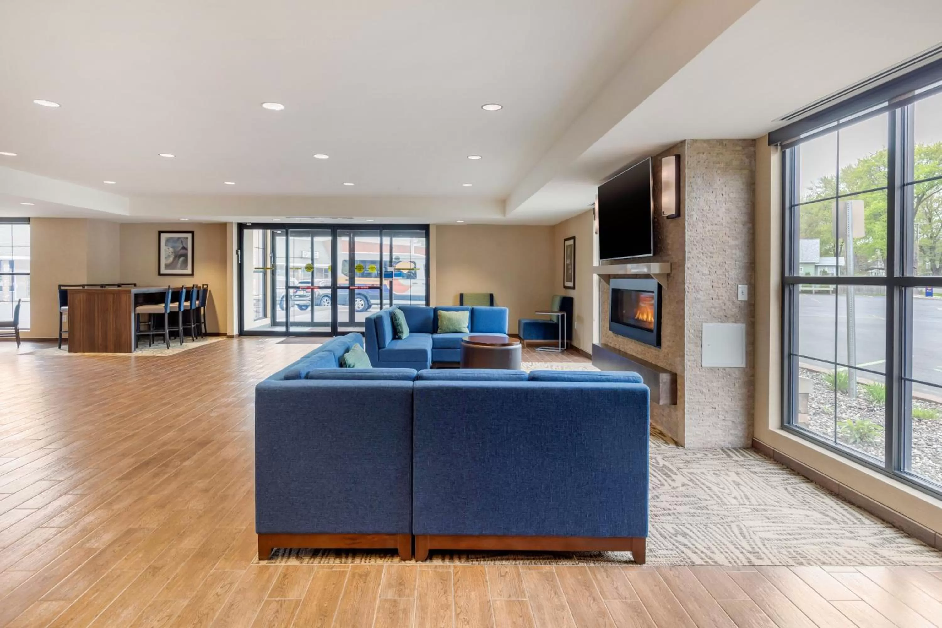 Lobby or reception in Comfort Inn & Suites Schenectady - Scotia