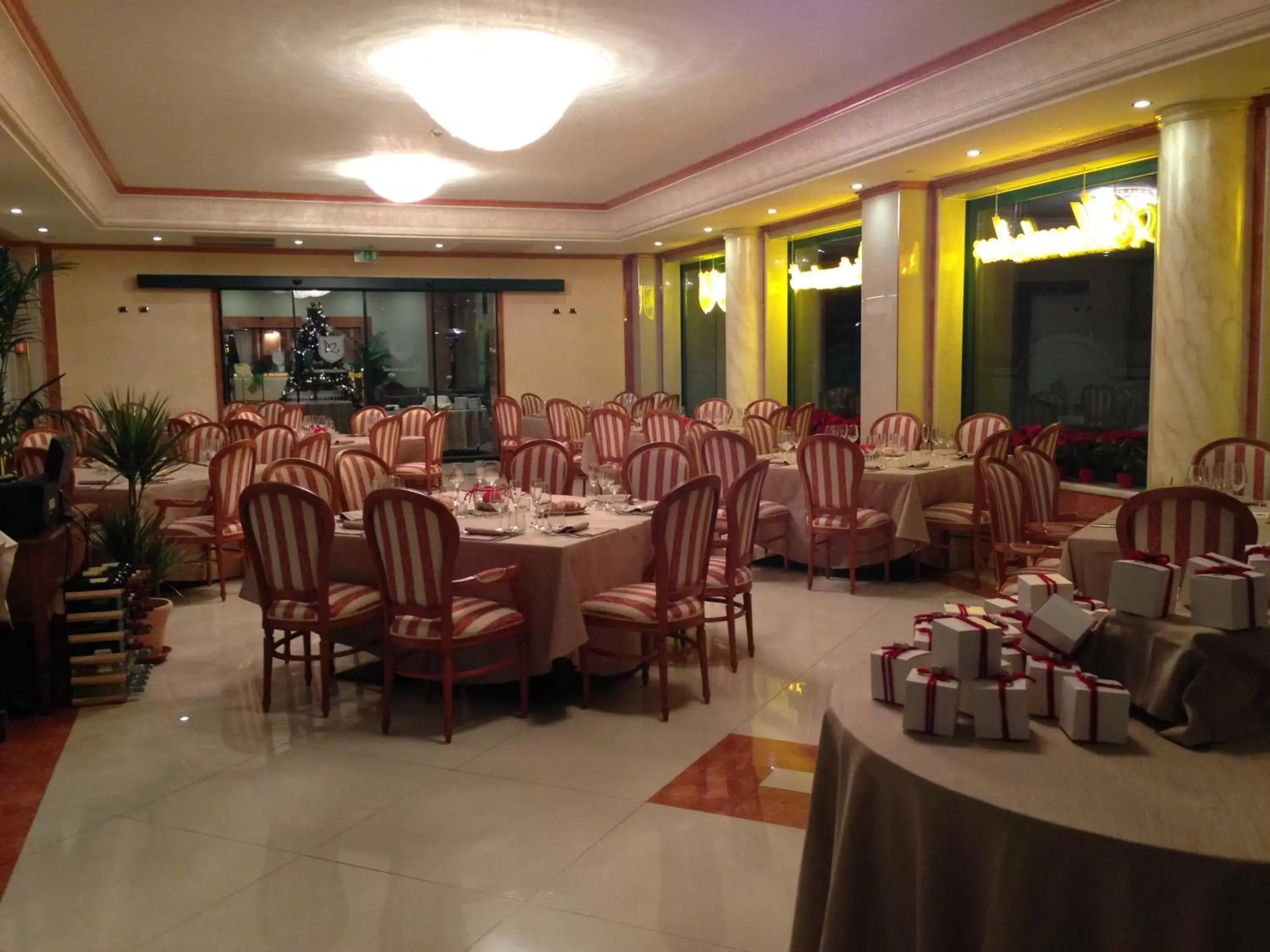 Restaurant/Places to Eat in Palace Hotel Legnano