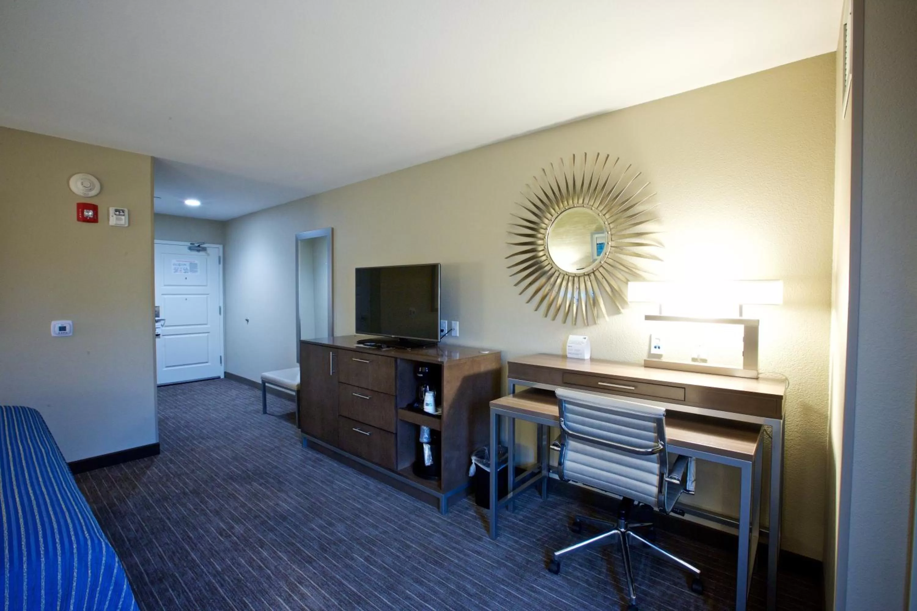 Photo of the whole room, TV/Entertainment Center in Holiday Inn Express Fargo SW I94 Medical Center, an IHG Hotel