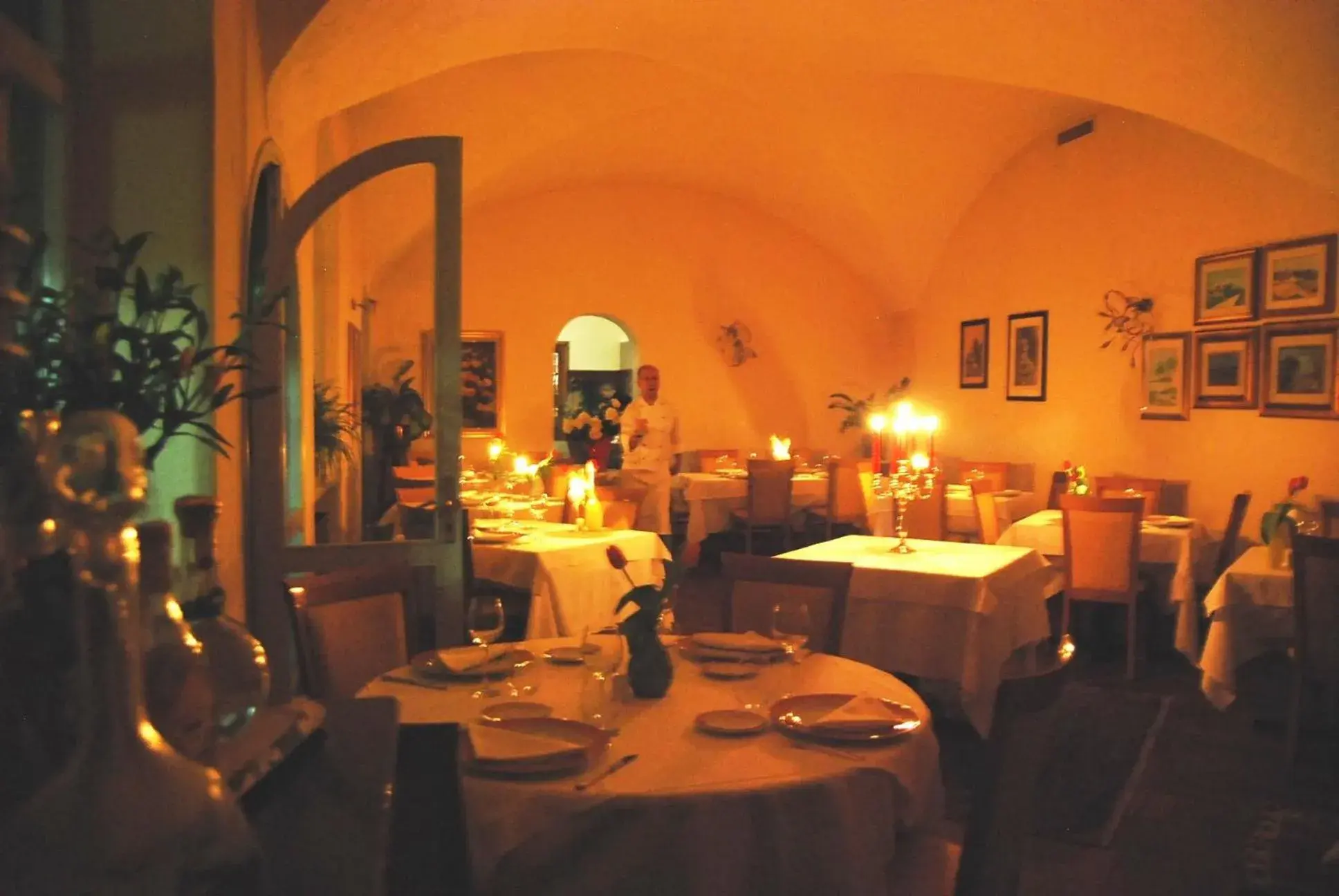 Restaurant/Places to Eat in Albergo Ristorante Della Torre