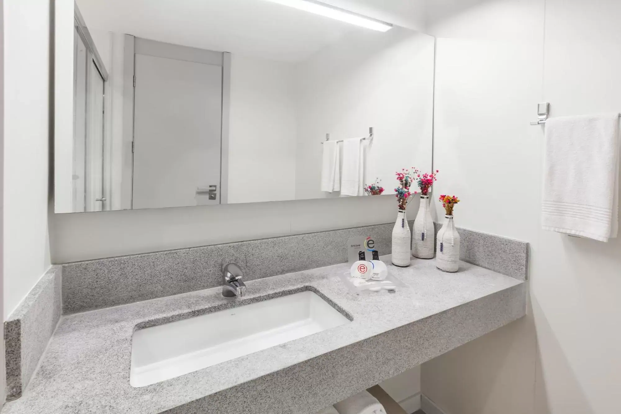 Bathroom in Ribalta Hotel Barra da Tijuca by Atlantica Bathroom in Ribalta Hotel Barra da Tijuca by Atlantica