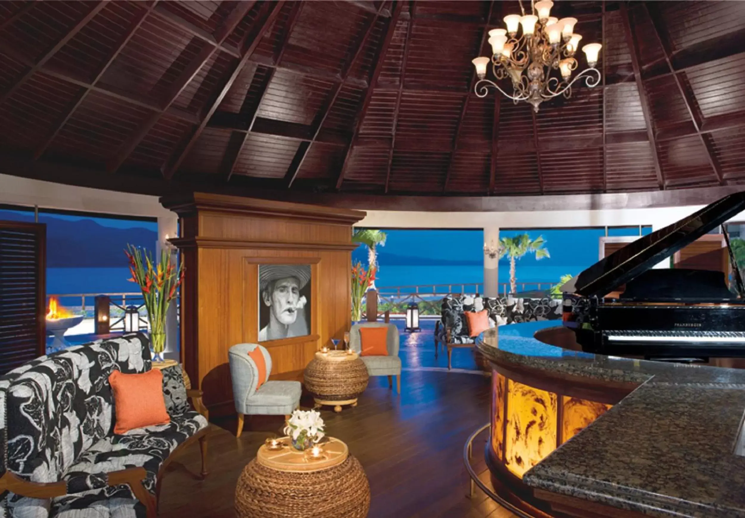Lounge or bar in Secrets Wild Orchid Lounge or bar in Secrets Wild Orchid