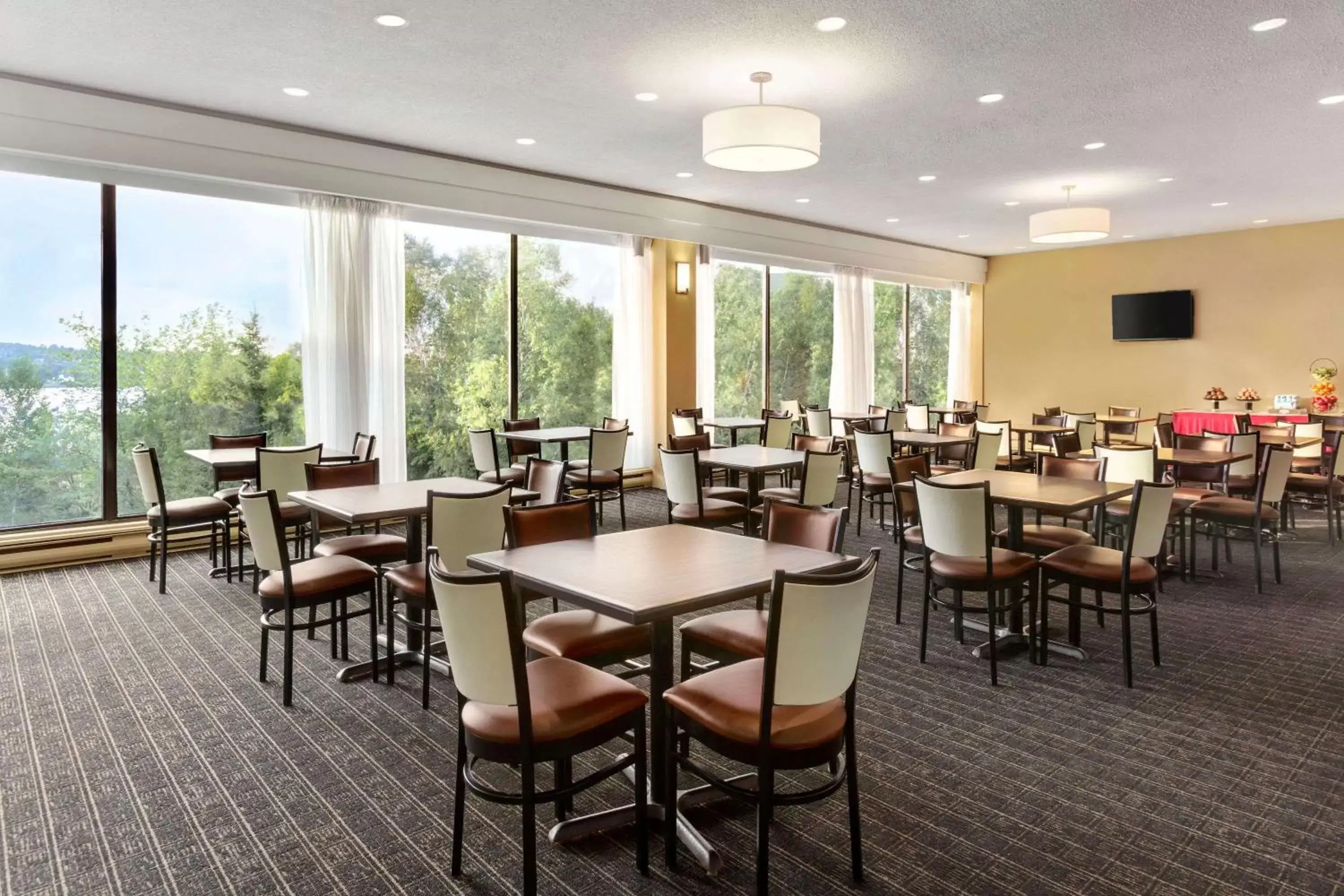 Restaurant/places to eat in Travelodge by Wyndham Sydney Restaurant/places to eat in Travelodge by Wyndham Sydney