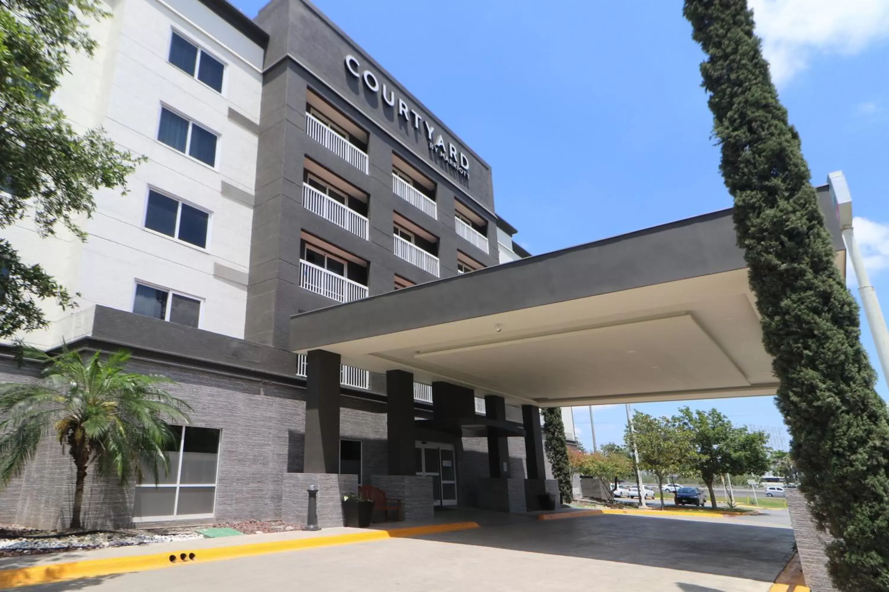 Lobby or reception, Property Building in Courtyard Monterrey Airport