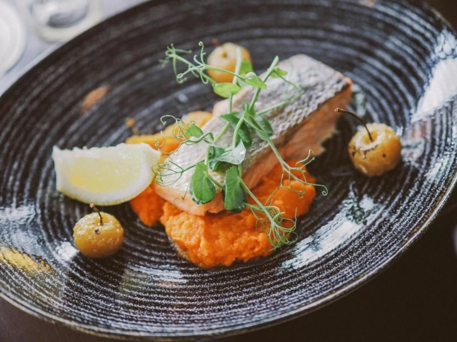 Restaurant/places to eat in Menlo Park Hotel