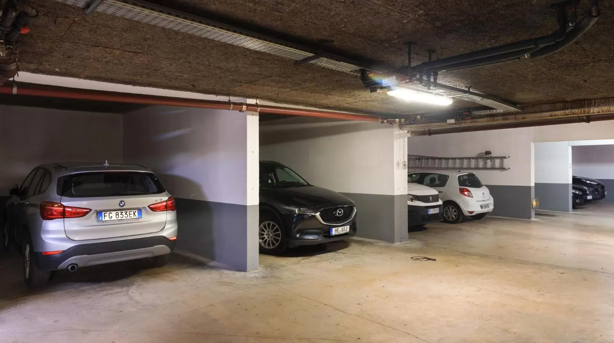 Parking in Best Western Hotel Mediterranee Menton