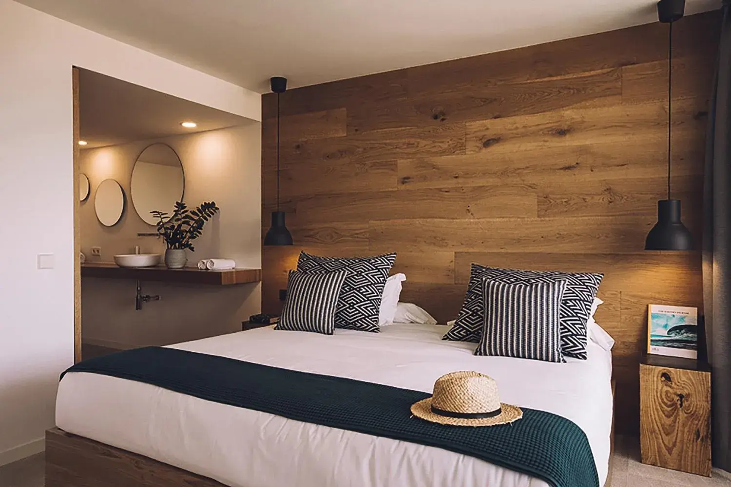 Property building, Bed in Las Gaviotas Suites Hotel & Spa
