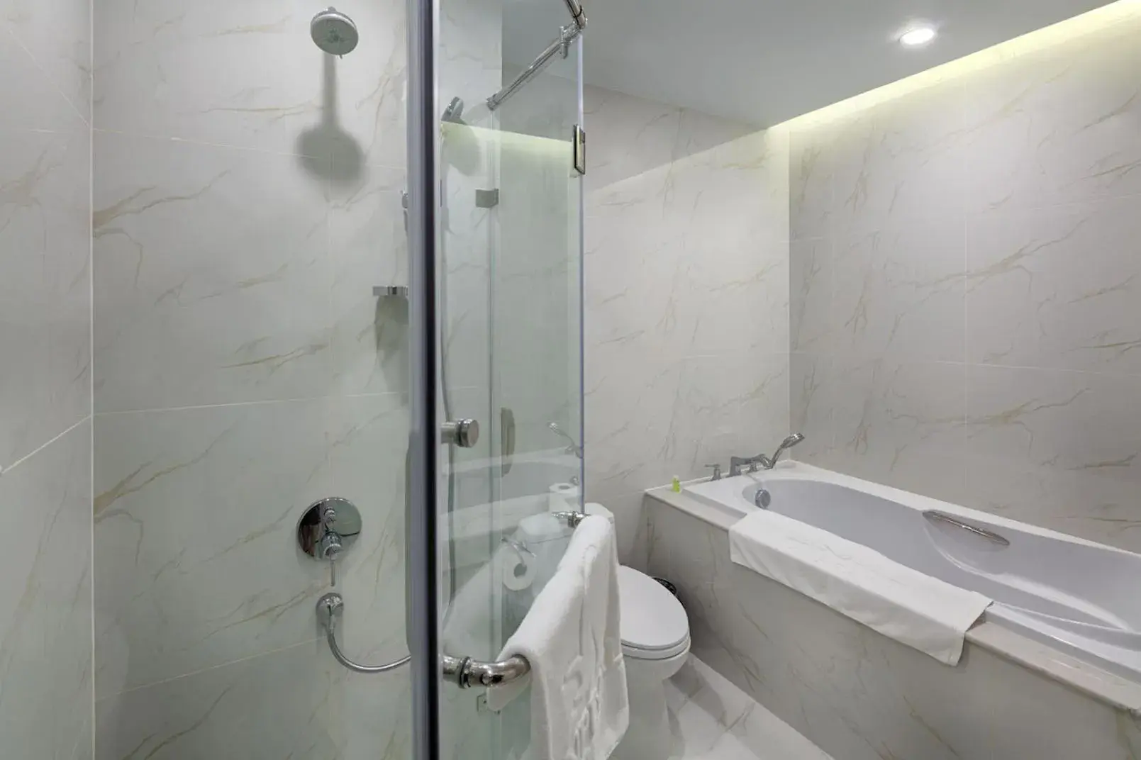 Bathroom in Vinpearl Beachfront Nha Trang