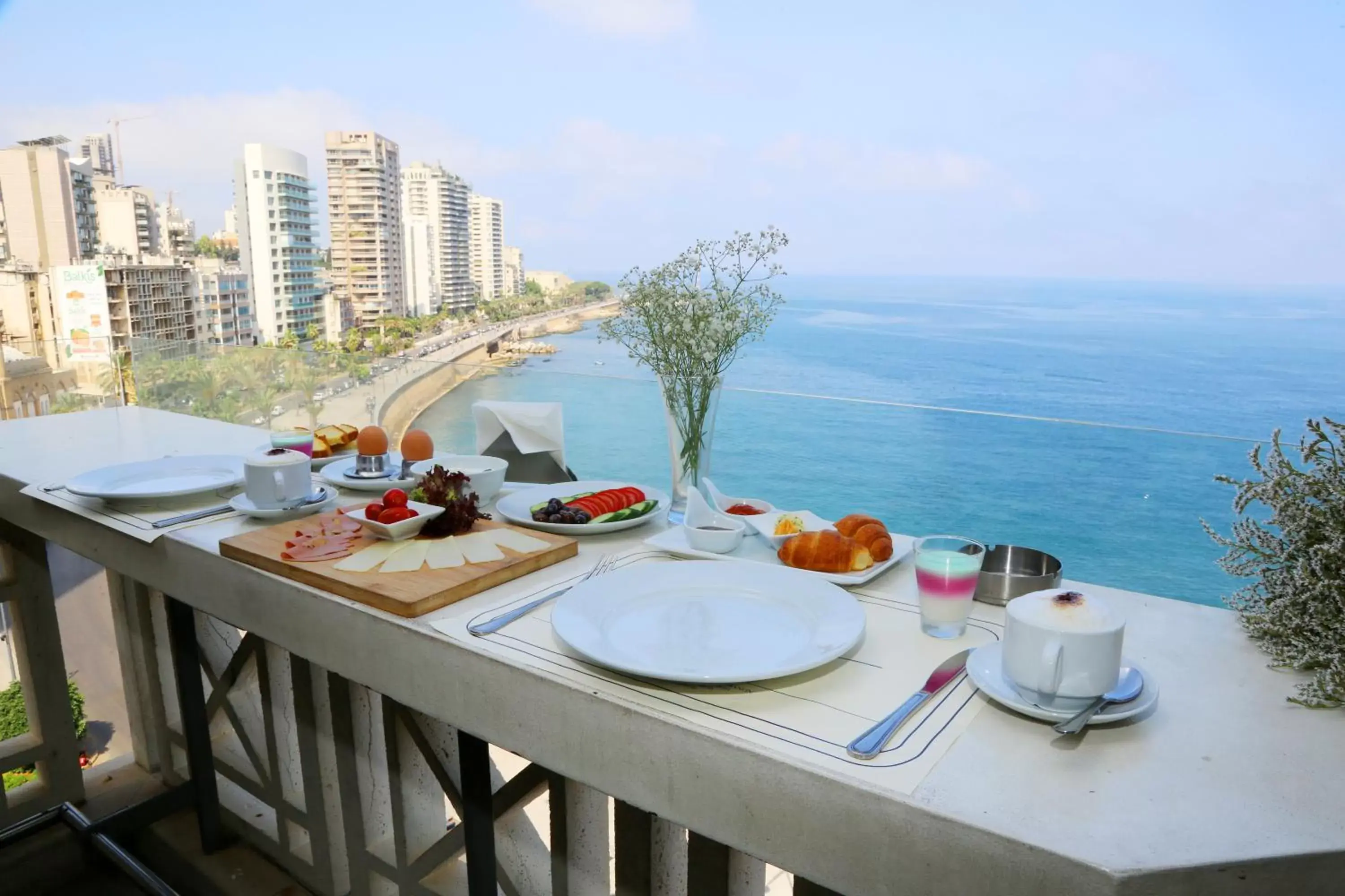 Restaurant/places to eat, Breakfast in Bayview Hotel Beirut