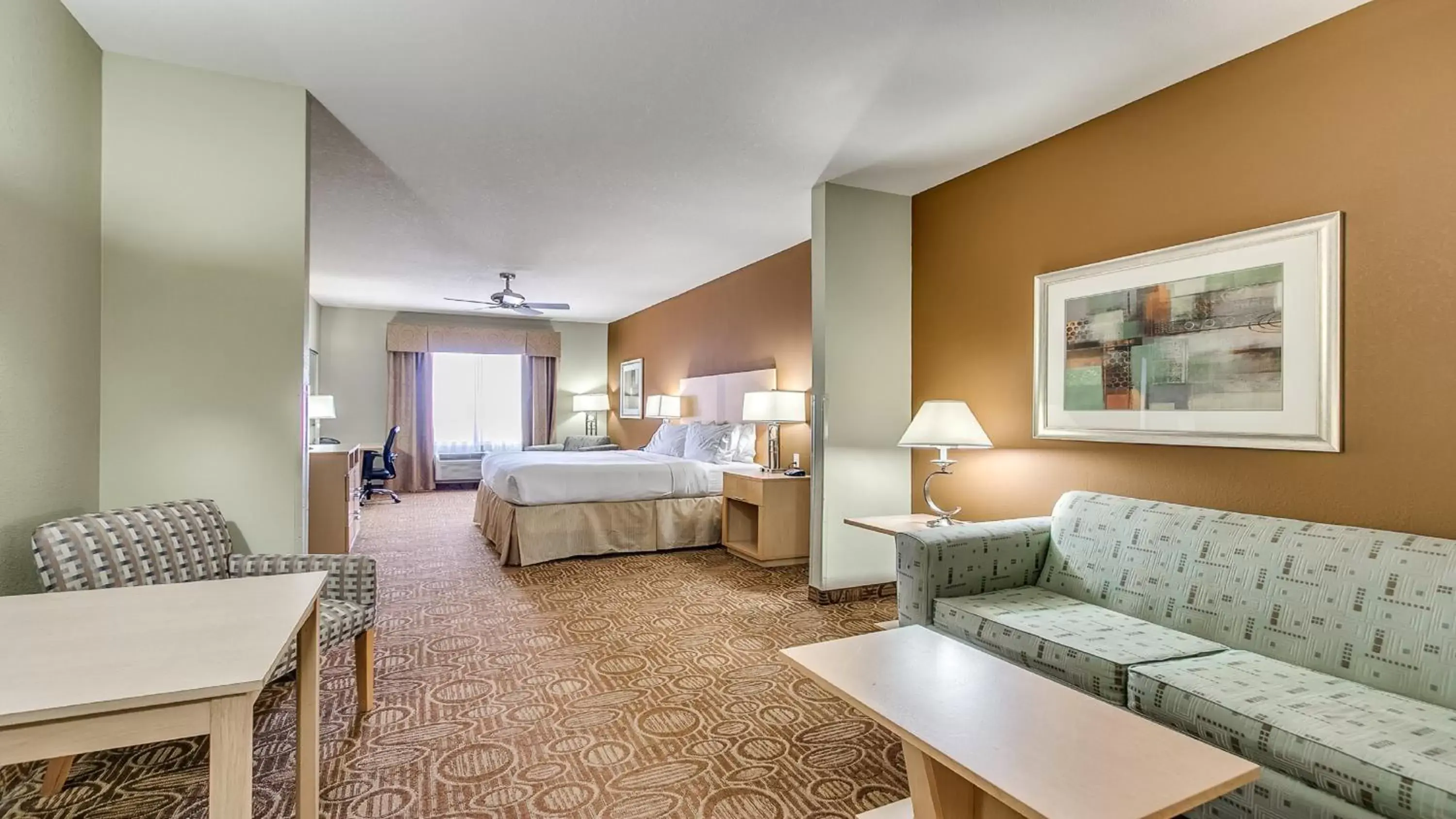 Photo of the whole room, Seating Area in Holiday Inn Express & Suites Lubbock Southwest – Wolfforth, an IHG Hotel