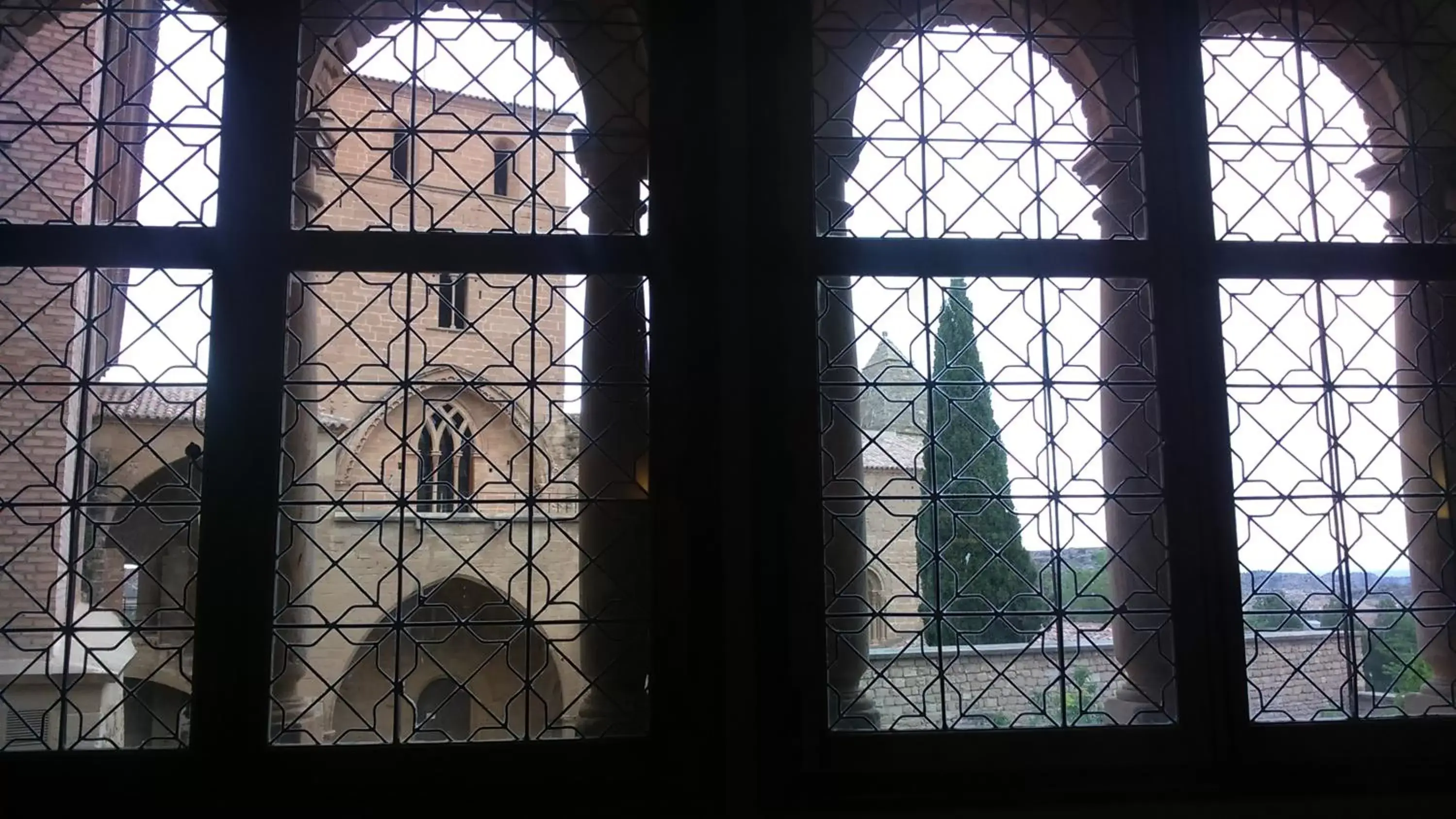 Patio, Nearby Landmark in Parador de Alcañiz