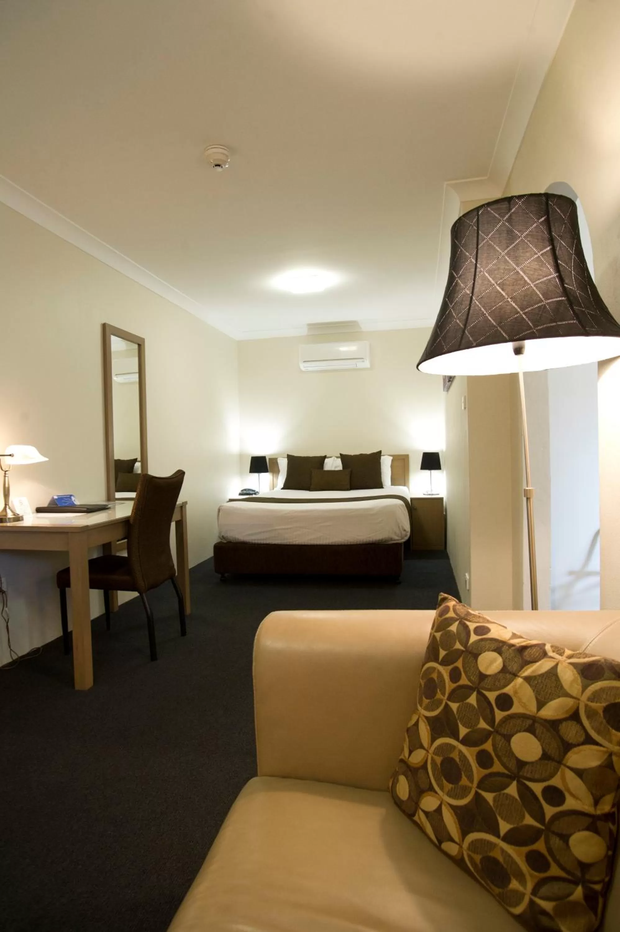 Photo of the whole room, Bed in Noah's Mid City Motor Inn Muswellbrook