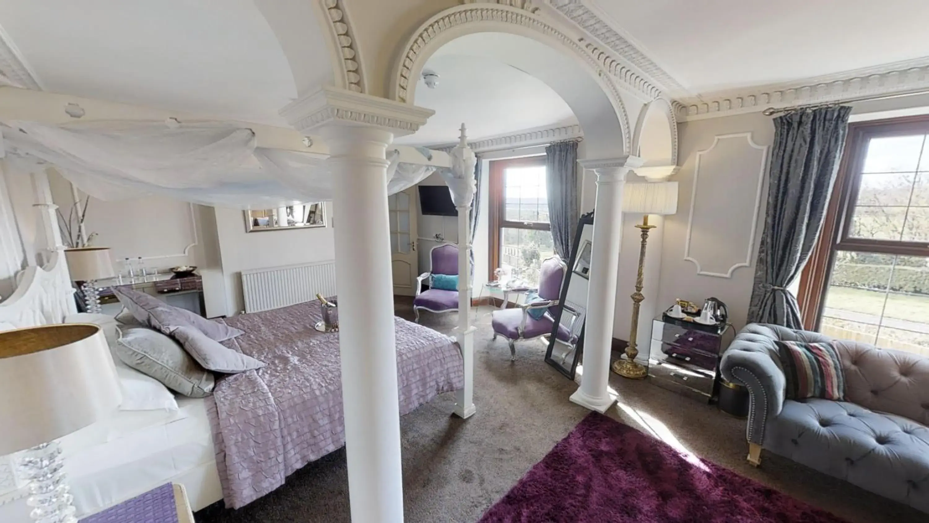 Bedroom in Redhill House