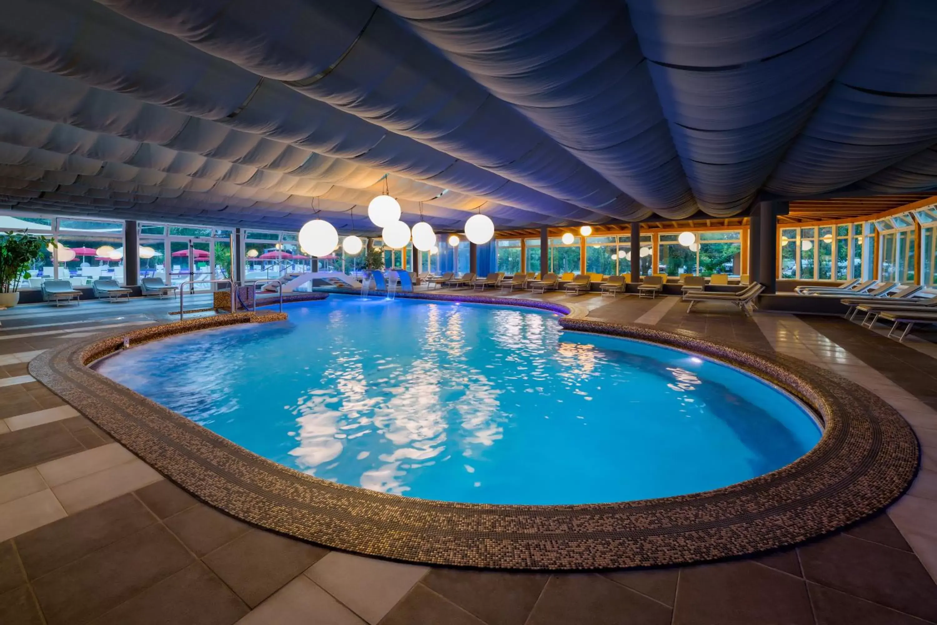 Pool view, Swimming Pool in Hotel Mioni Royal San