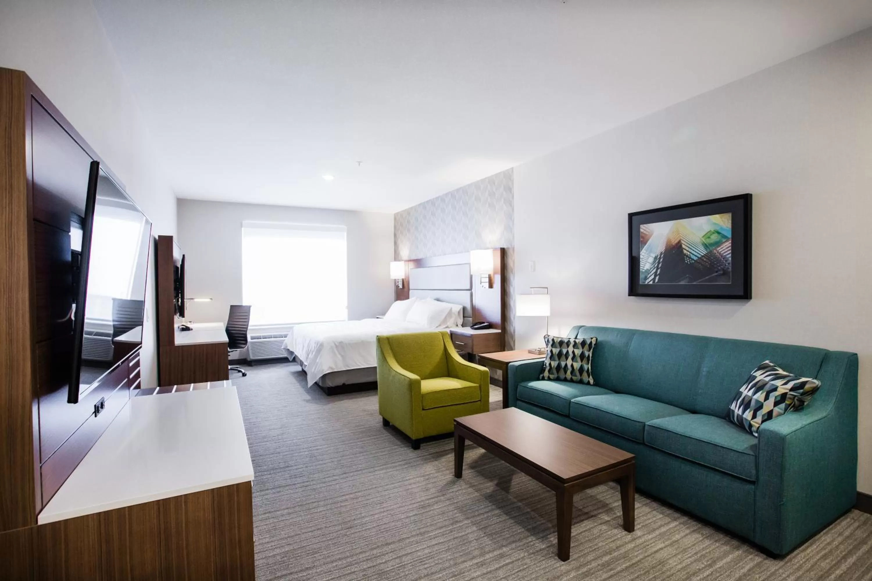 Photo of the whole room, Bed in Holiday Inn Hotel & Suites Calgary South - Conference Ctr by IHG